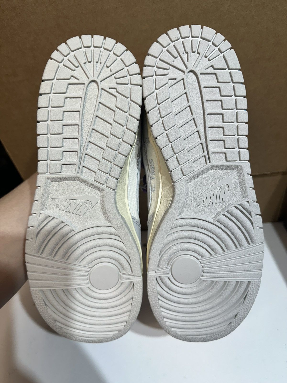 Nike × Off-White Lot 48 Nike x Off White Dunk Low Size US 8.5 / EU 41-42 - 8 Thumbnail