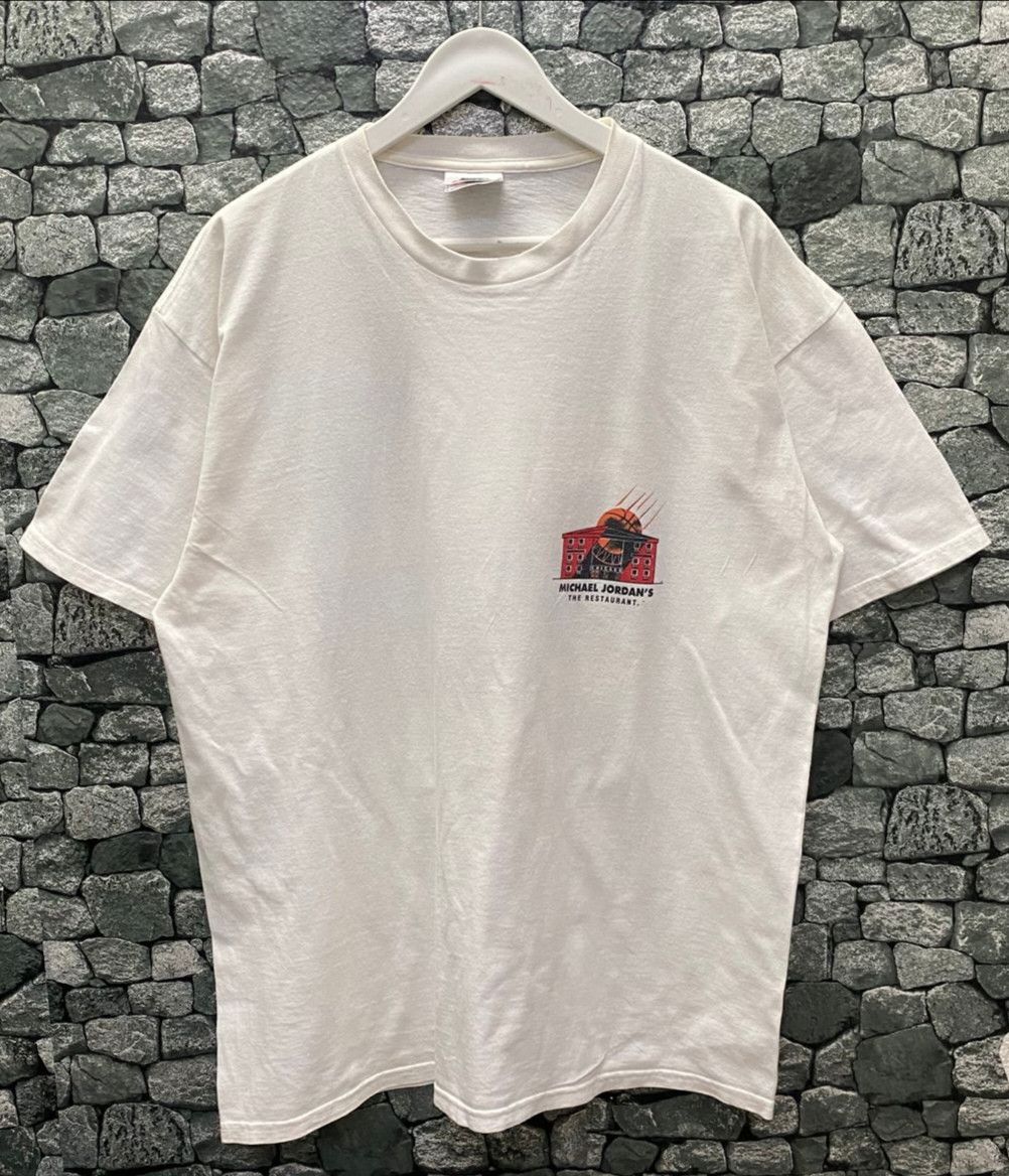 Nike 💥Best Offer💥Vintage 90s Nike Micheal Jordan Tshirt Size US L / EU 52-54 / 3 - 2 Thumbnail