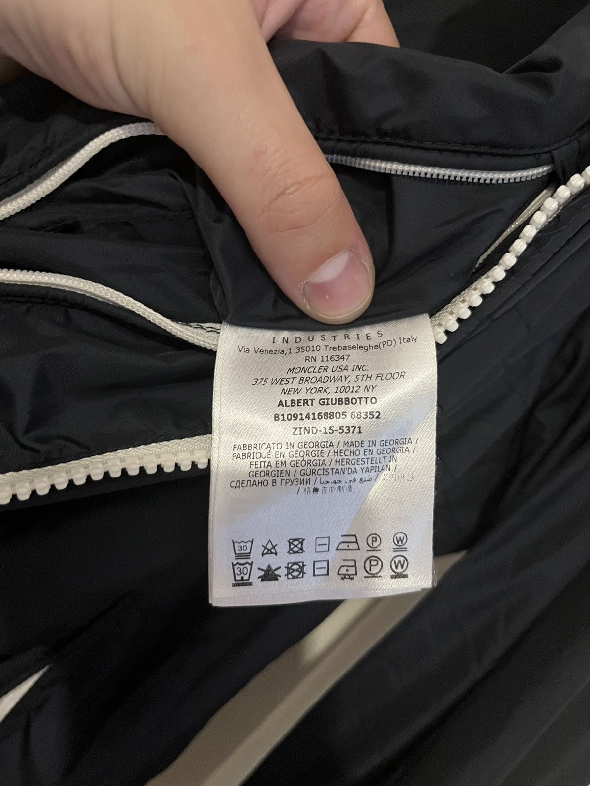 Moncler Moncler windbreaker size M 4 Size US M / EU 48-50 / 2 - 9 Thumbnail
