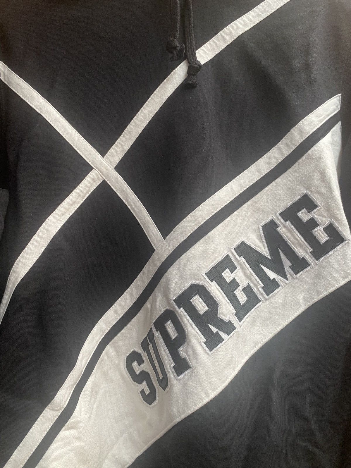 Supreme Supreme Diagonal Hoodie Size M Unworn Size US M / EU 48-50 / 2 - 2 Thumbnail