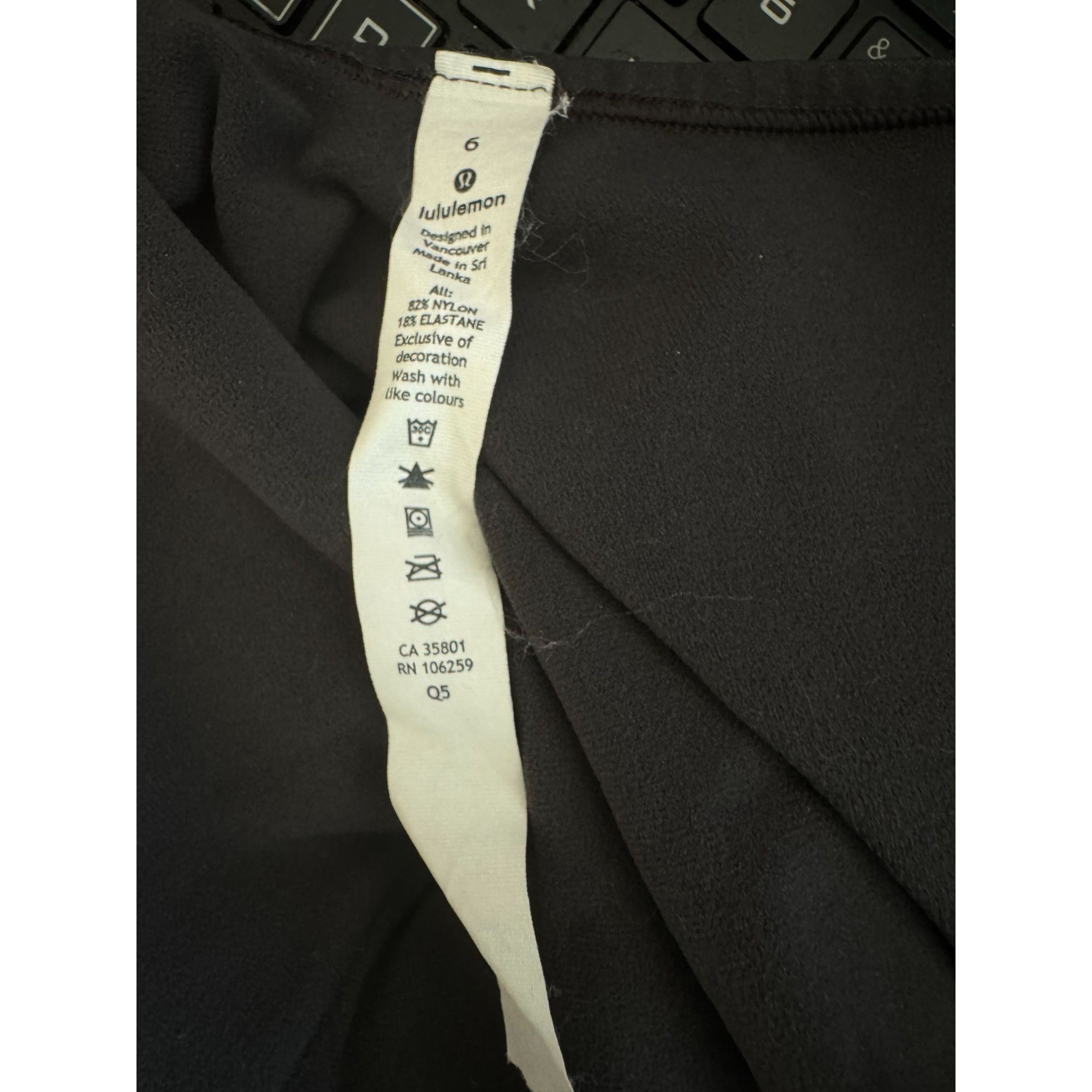 Lululemon Lululemon Gray Catsuit Ladies Size 6 Size 28" / US 6 / IT 42 - 4 Thumbnail