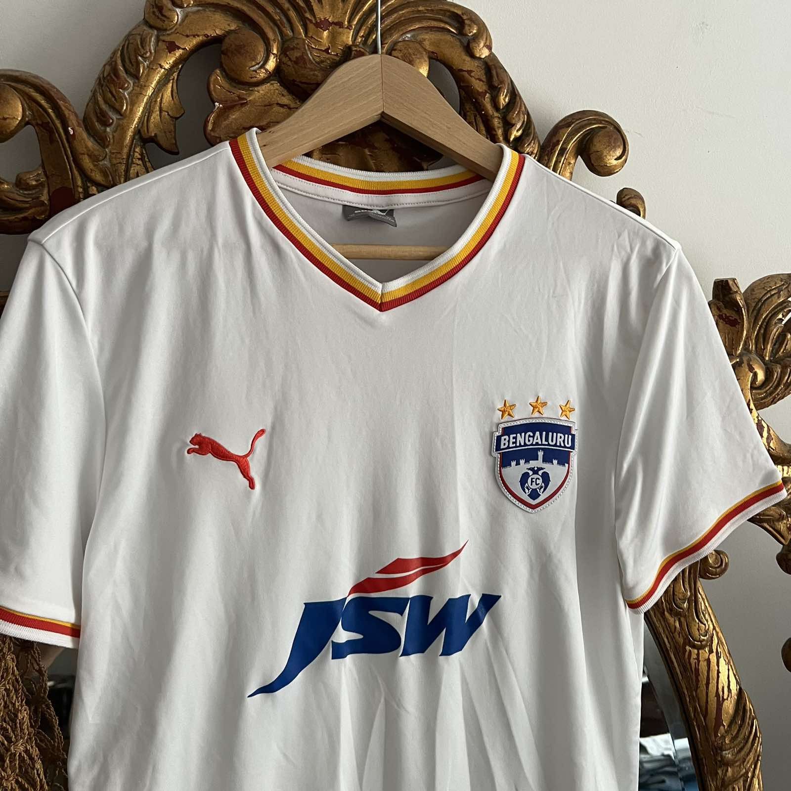 Puma Bengaluru FC PUMA Home Soccer jersey Kit Size US M / EU 48-50 / 2 - 4 Thumbnail