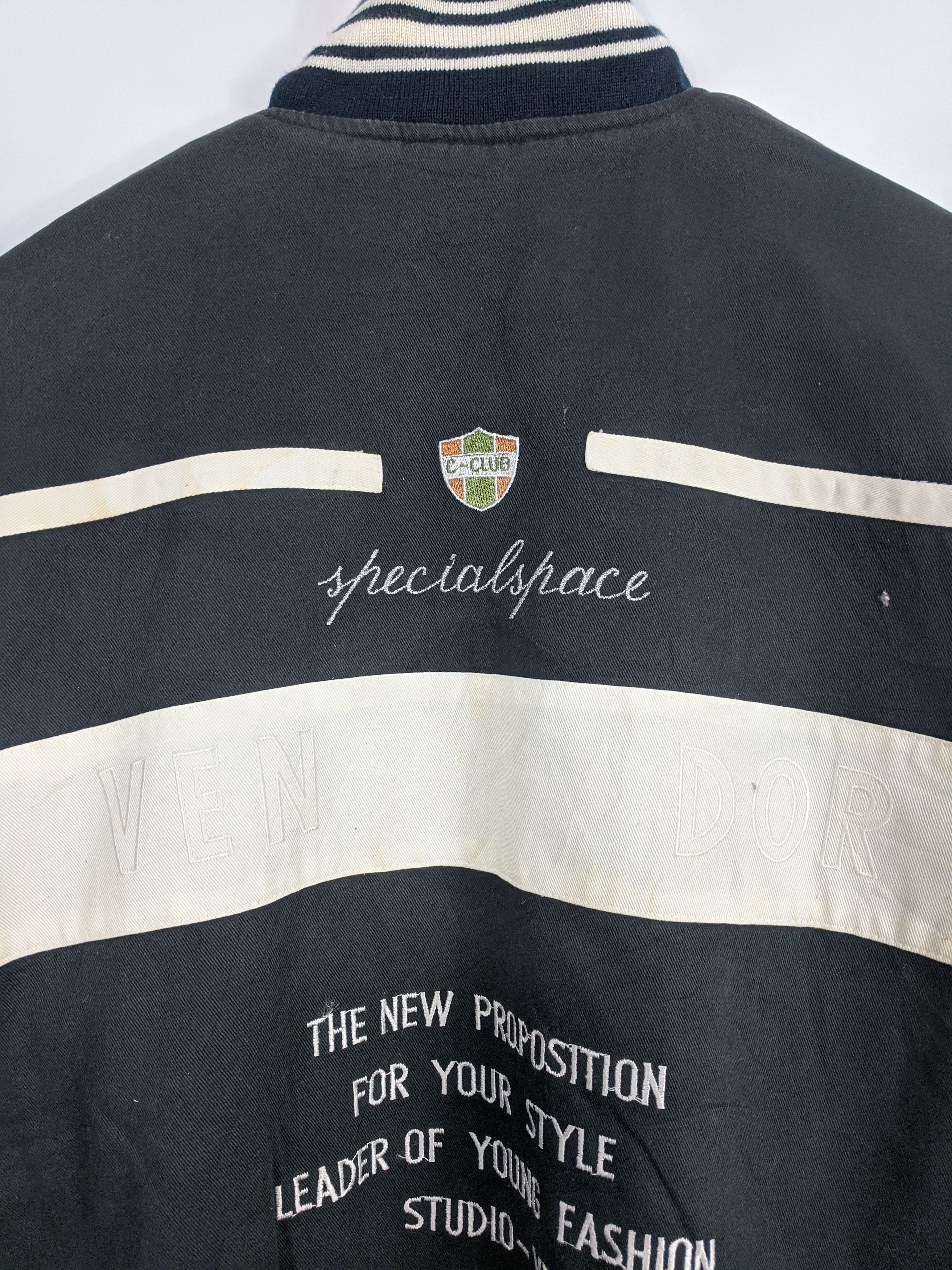 Vintage Vintage 90s Varsity Jacket Embroidered J0431 Size US L / EU 52-54 / 3 - 12 Thumbnail
