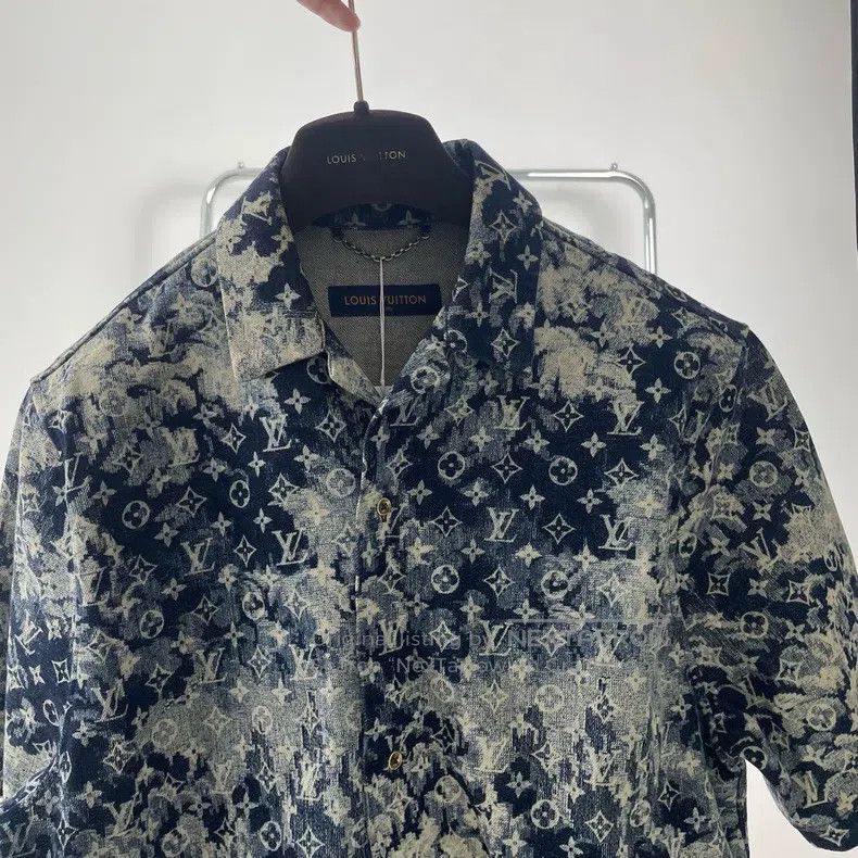 Louis Vuitton Tapestry full of logo denim short sleeve shi