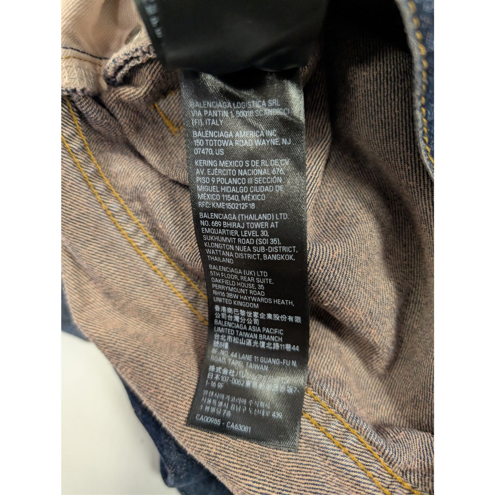 Balenciaga o1rshd1 Silk Blue Japanese Denim Baggy Pants in Dark Indigo Size US 30 / EU 46 - 19 Thumbnail