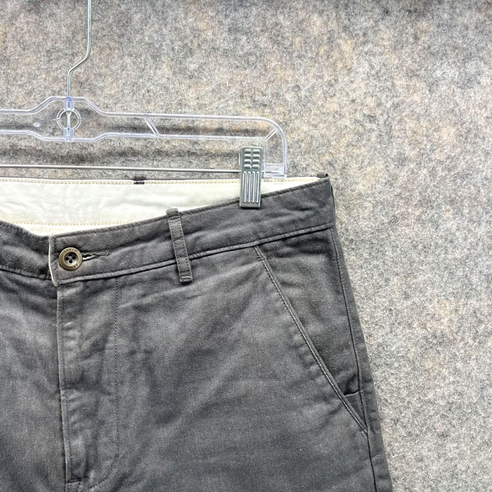 Levi's Levi's Pants Jeans Men 34x30 Gray Chino Flat Front Cotton Trousers Casual Formal Workwear Straight Leg Pants Size US 34 / EU 50 - 4 Thumbnail