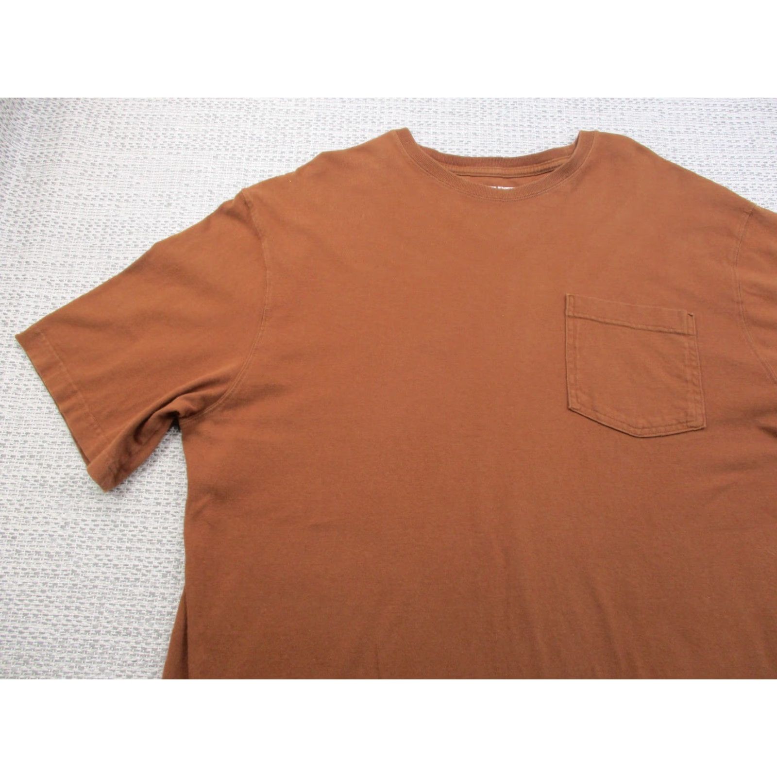 CO Duluth Trading Co T Shirt Mens XL Relaxed Fit Dark Brown Longtail Tee Pocket Shirt Size US XL / EU 56 / 4 - 3 Thumbnail