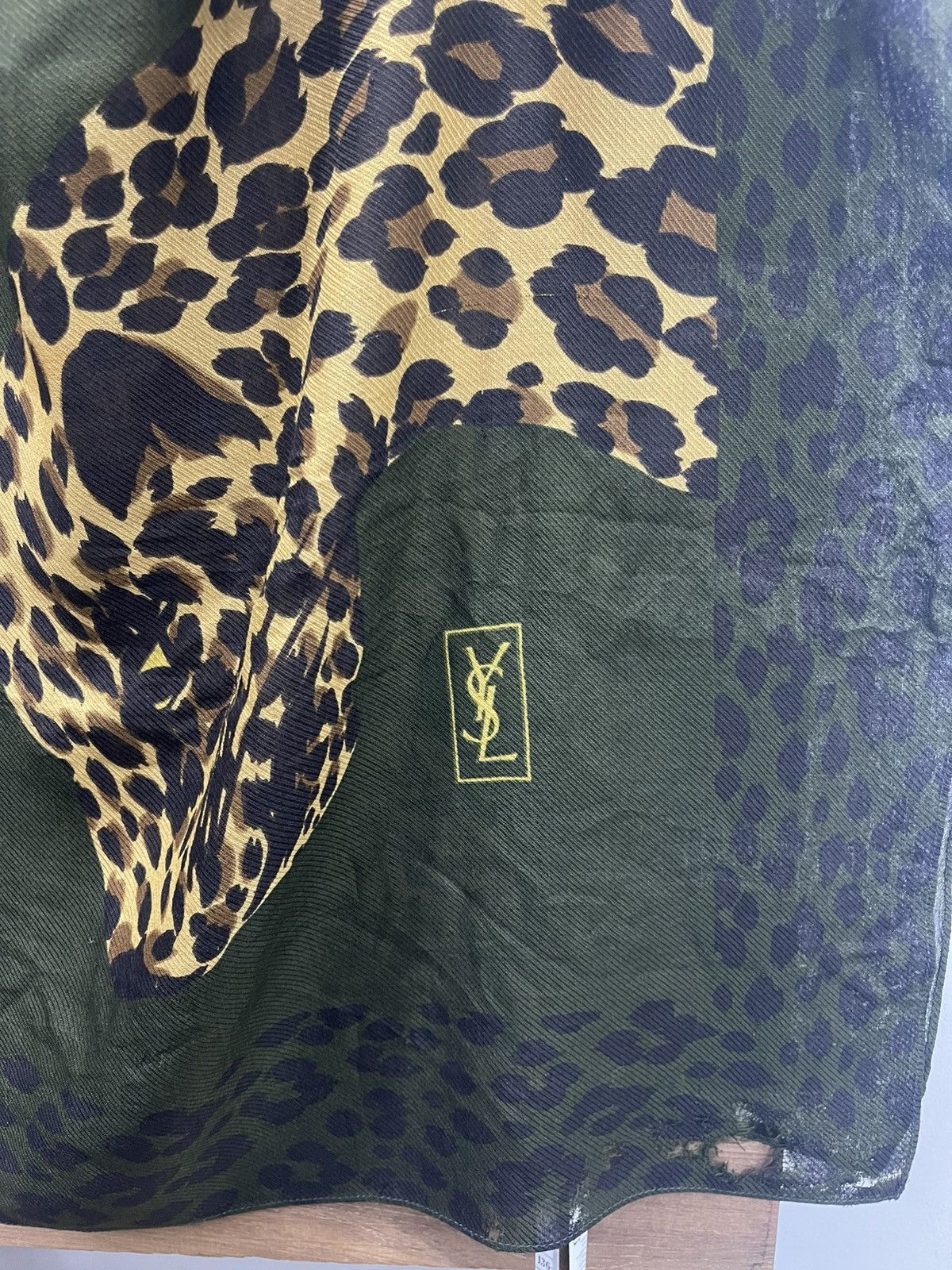 Yves Saint Laurent Vtg Yves Saint Laurent Leopard Panther Silk Wool Scarf Large Size ONE SIZE - 10 Thumbnail