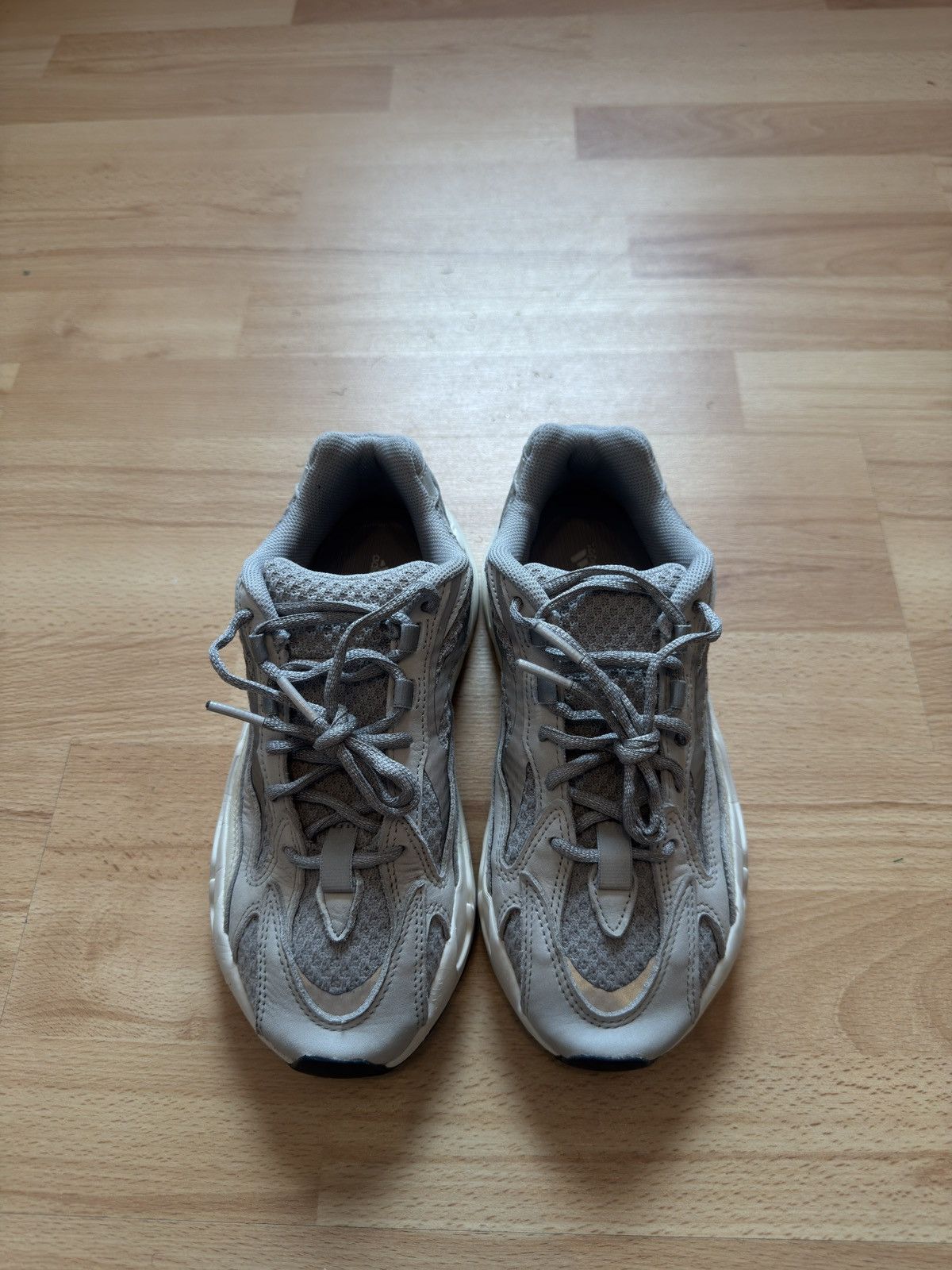 Yeezy Yeezy 700v2 static Size US 7 / EU 40 - 2 Thumbnail