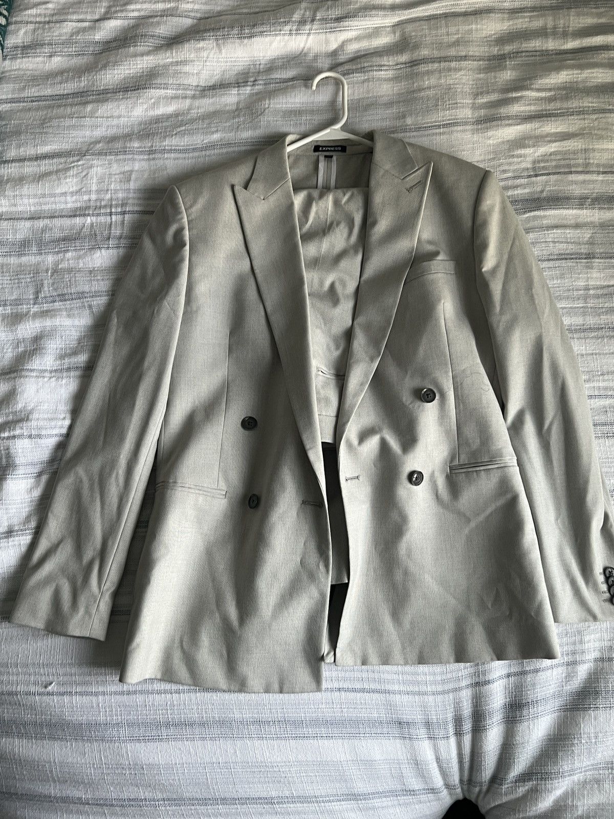 Express EXPRESS SUIT BLAZER/ PANTS SLIM FIT Size 44S - 1 Thumbnail