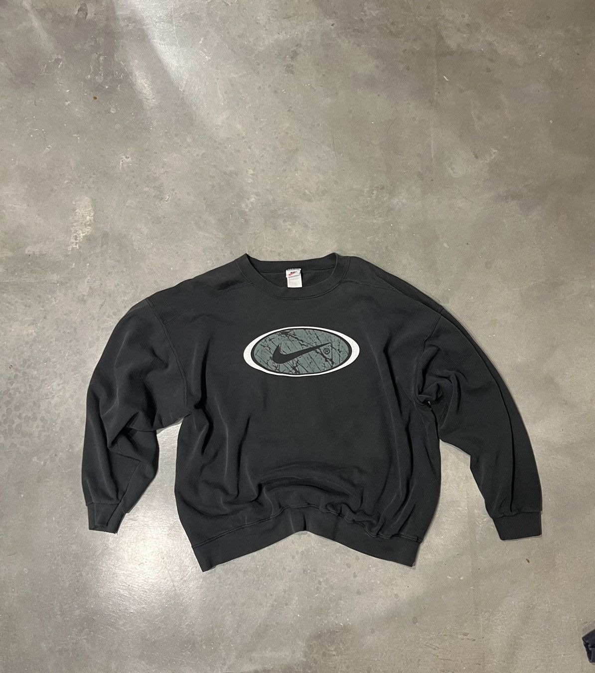 image of Vintage Nike Crewneck in Black, Men's (Size Large)