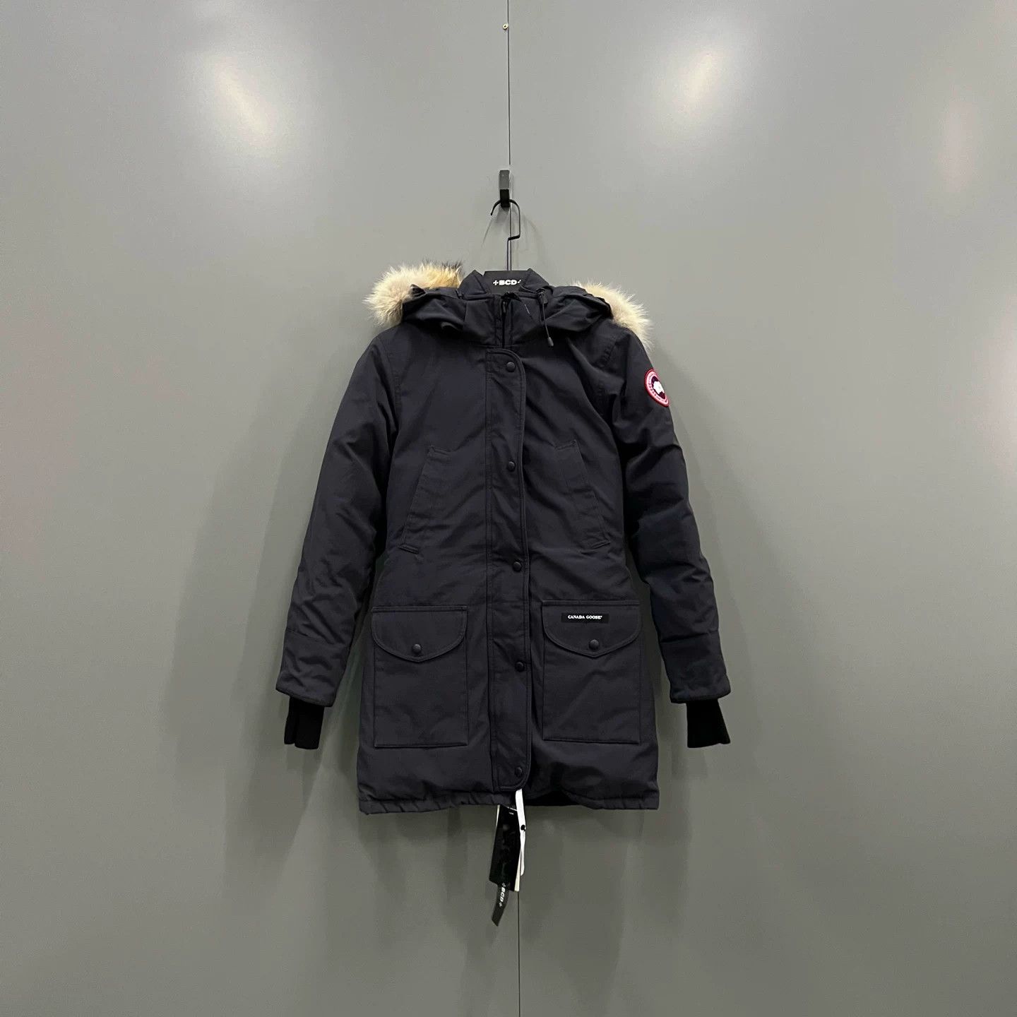 Canada Goose Canada Goose Solid Logo Embroidered Down Jacket XS Size XS / US 0-2 / IT 36-38 - 1 Thumbnail