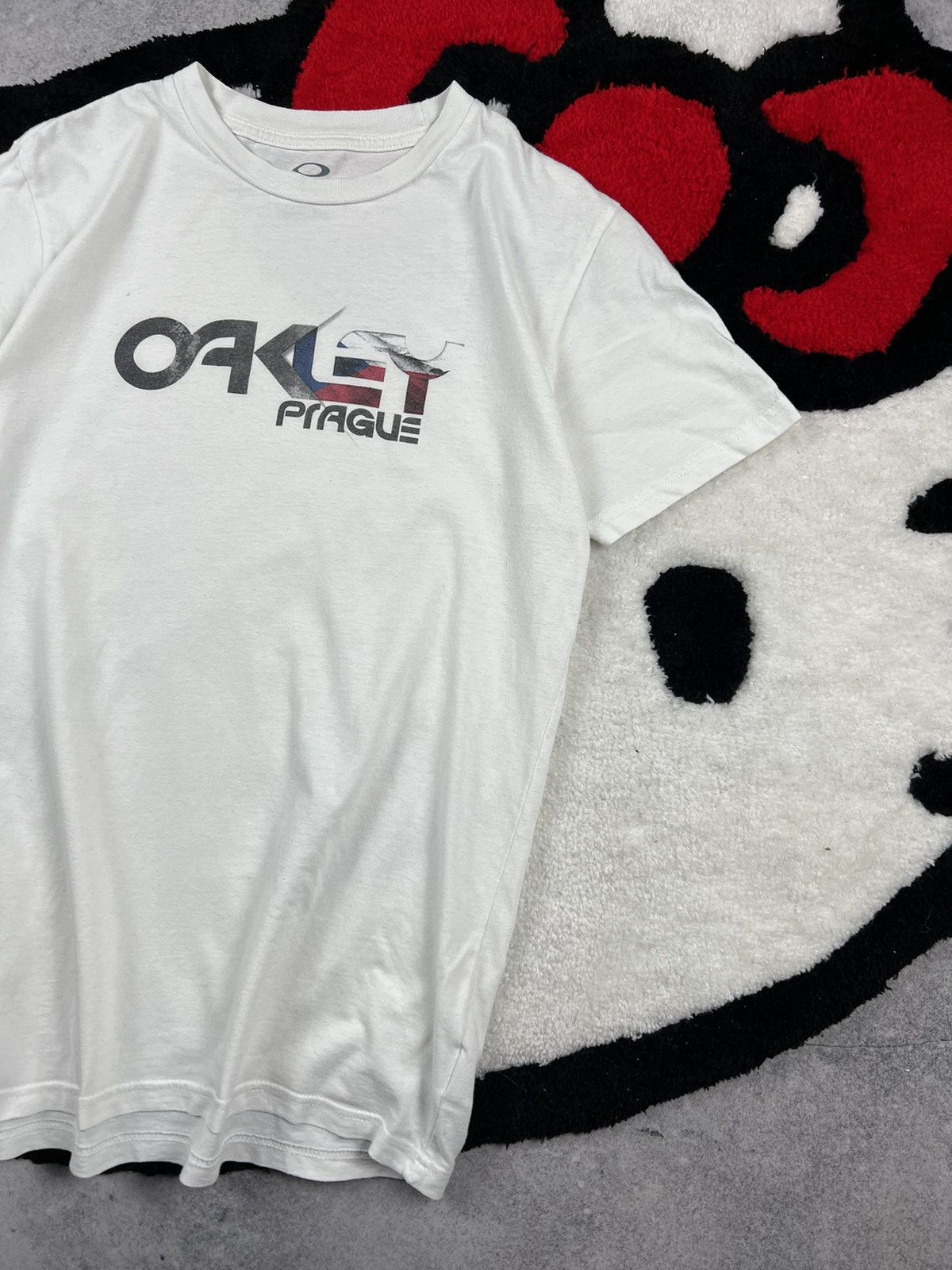 Oakley Y2K Crazy Oakley Prague Centr Logo Tee Shirt Size US M / EU 48-50 / 2 - 3 Thumbnail