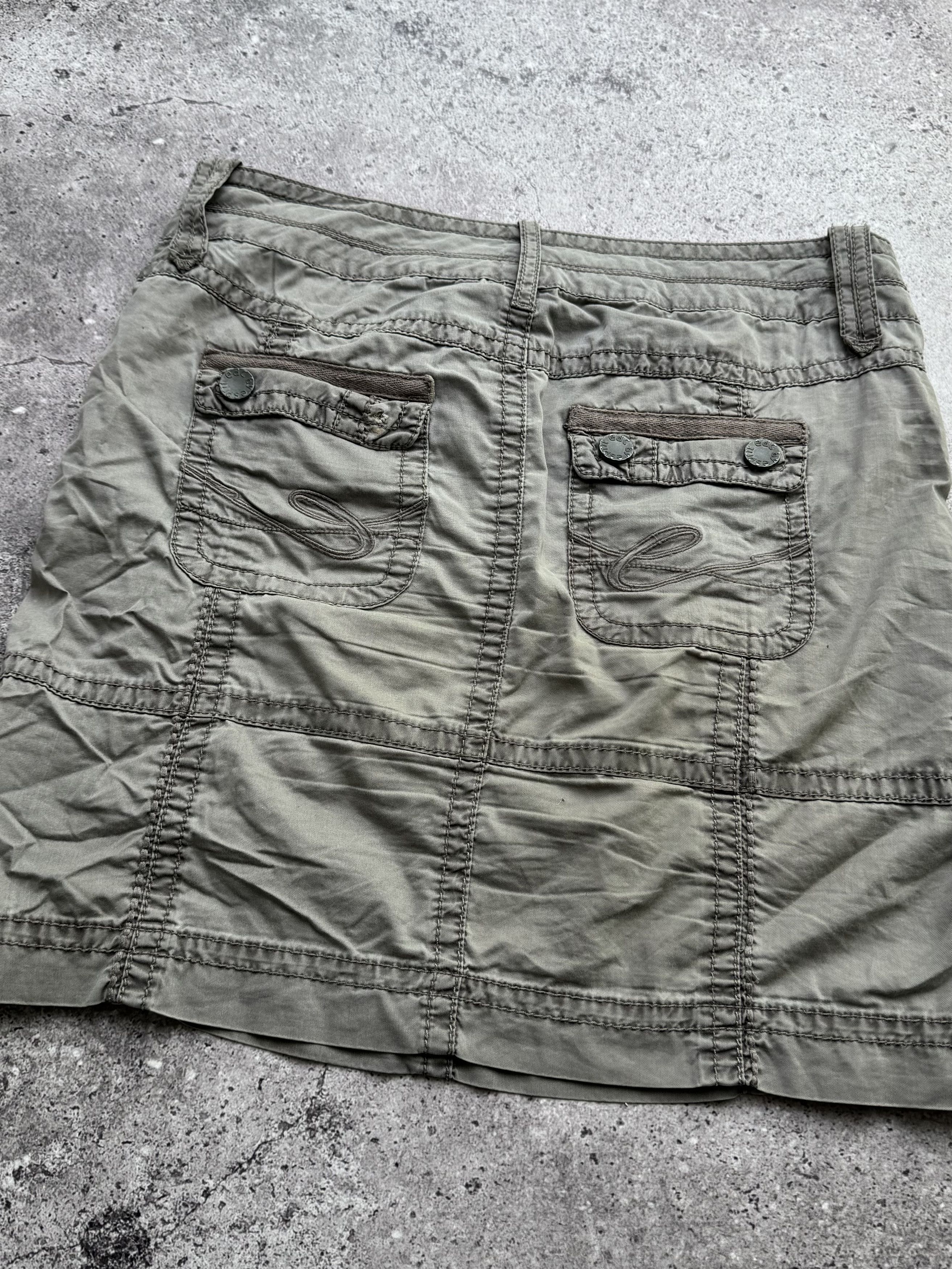 Vintage Y2K Khaki Cargo Mini Skirt Utility Pocket Low Rise (E8) Size 27" / US 4 / IT 40 - 7 Thumbnail