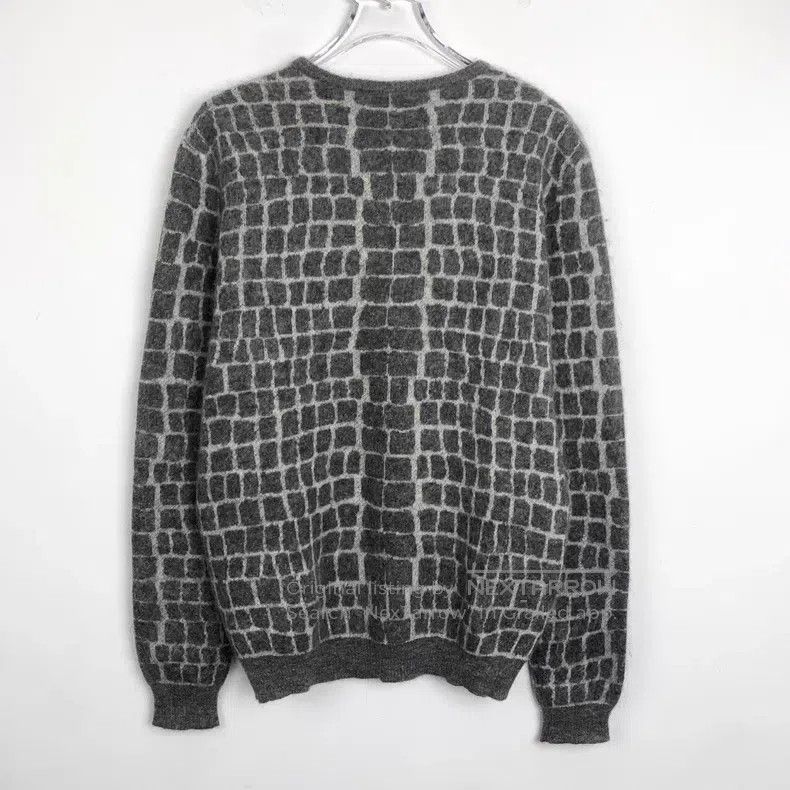 Fendi Fendi Logo letter grid design gray round neck knit Size US M / EU 48-50 / 2 - 2 Thumbnail