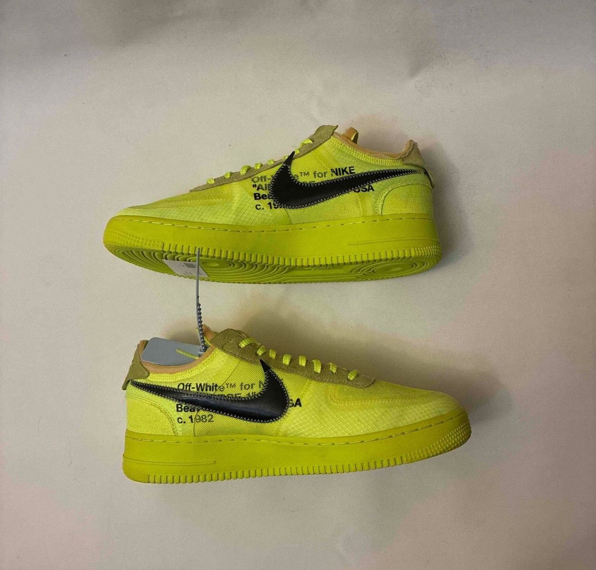 Nike Size 10.5 - Nike Air Force 1 Low Off-White Volt (2018) VNDS Size US 11 / EU 44 - 13 Thumbnail