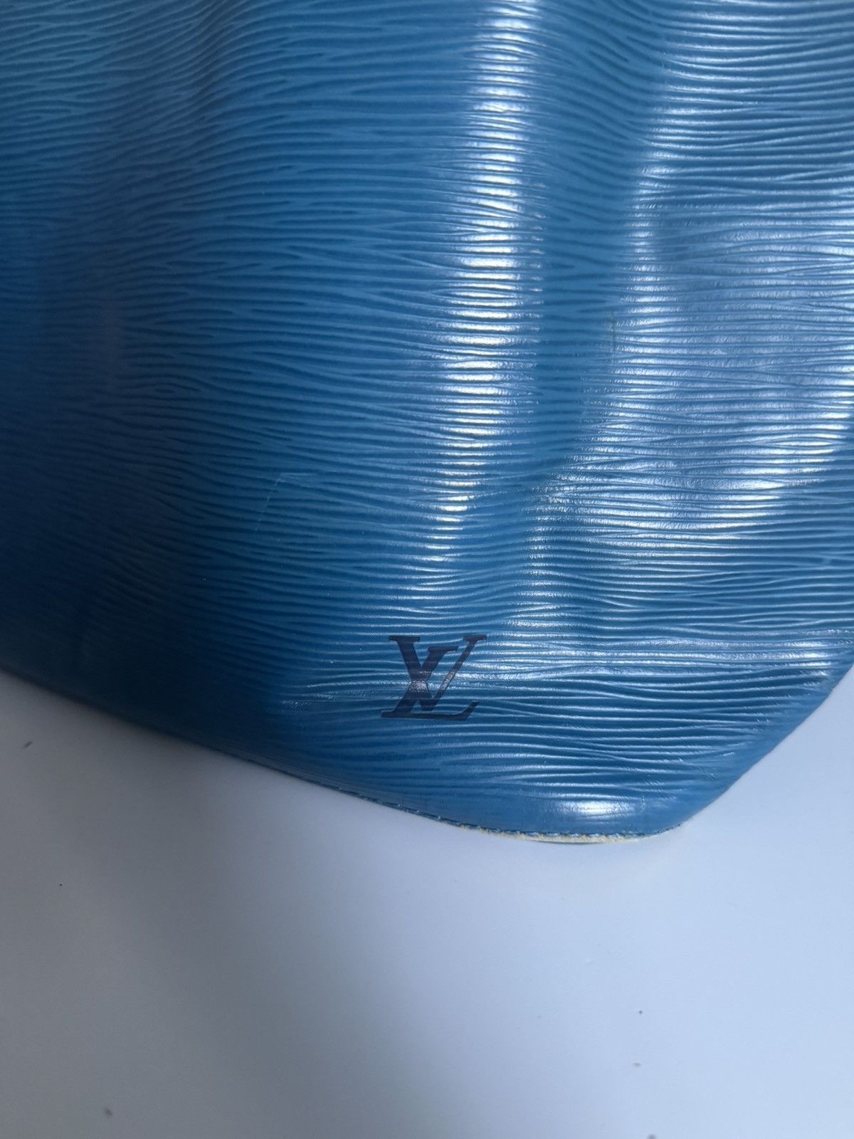 Louis Vuitton Louis Vuitton Noé leather crossbody bag luxury Designer Size ONE SIZE - 7 Thumbnail