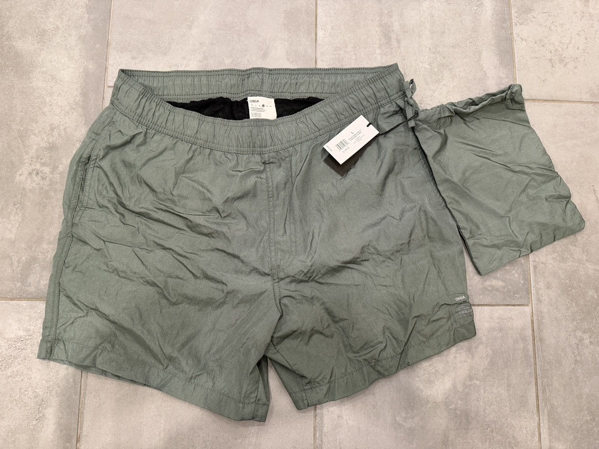 Onia Onia Nylon Crinkle Multi Functional Shorts in Pine Size US 32 / EU 48 - 2 Thumbnail