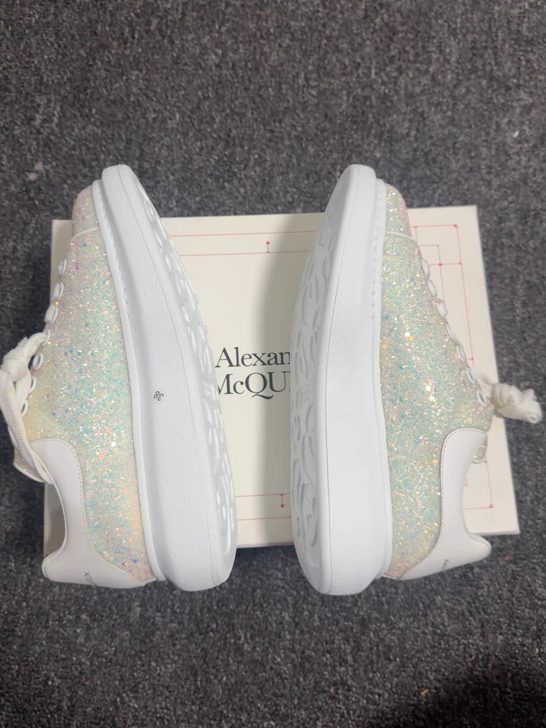 Alexander McQueen McQueen Oversized Leather Low-Top Sneakers K13 Size US 8 / IT 38 - 2 Thumbnail