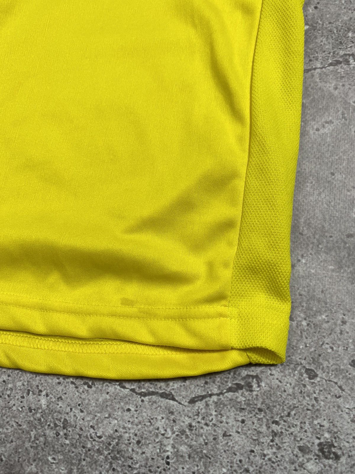 Vintage Vintage KAKA BRASIL #8 jersey Size US L / EU 52-54 / 3 - 9 Thumbnail