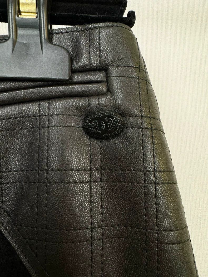Chanel Chanel Black Skirt with Leather Details -2505 Size 37" - 2 Thumbnail