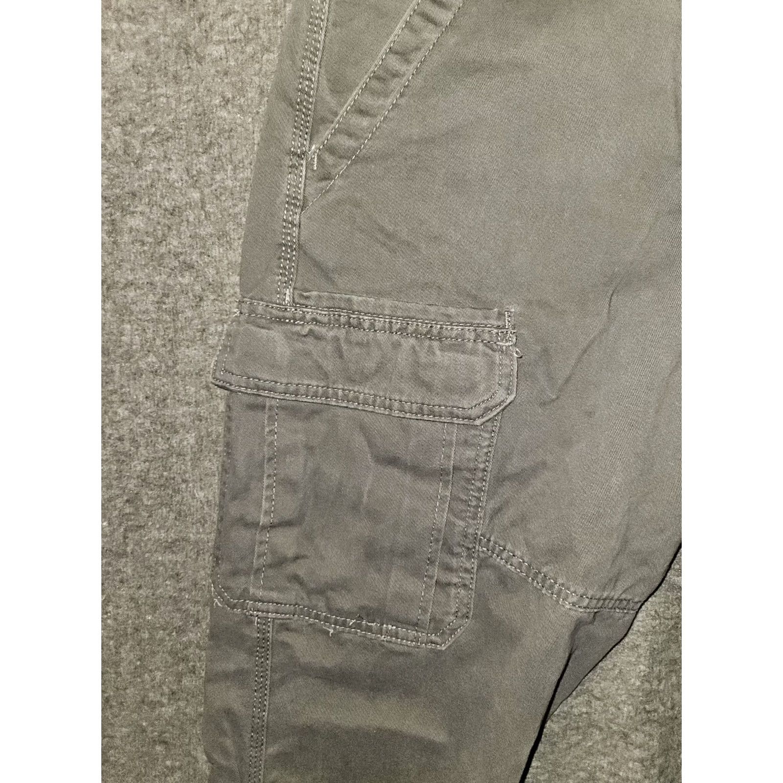 Wrangler VINTAGE Wrangler Relaxed Fit Cargo Pants Men 34 Gray High Rise Casual Workwear Cargo Pants Mens Regular 34x30 Gray Logo Pockets Stretch Size US 34 / EU 50 - 7 Thumbnail