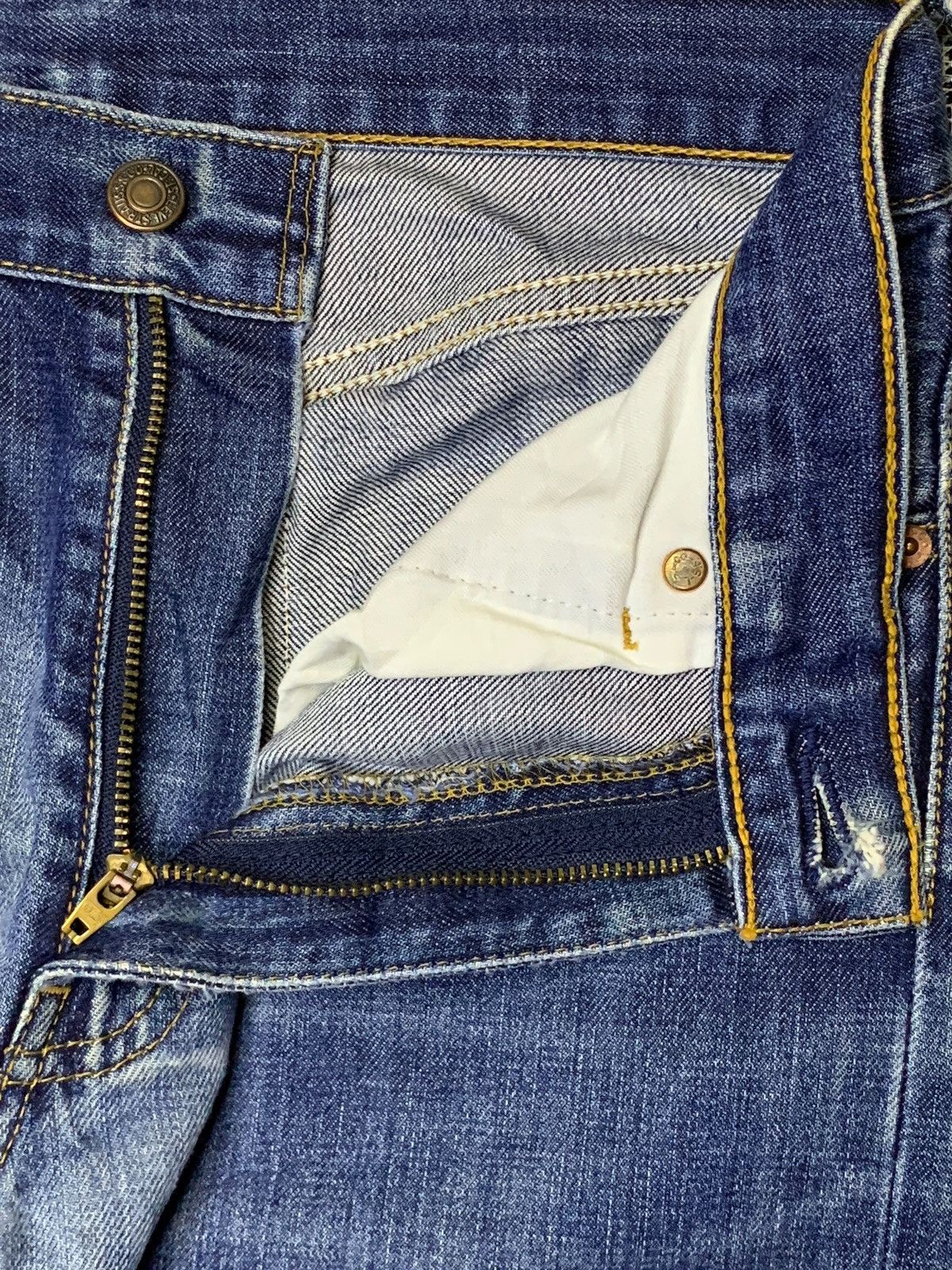 Levi's Vintage 90s Levis 505 Faded Wash Distressed Jeans Size US 29 - 9 Thumbnail