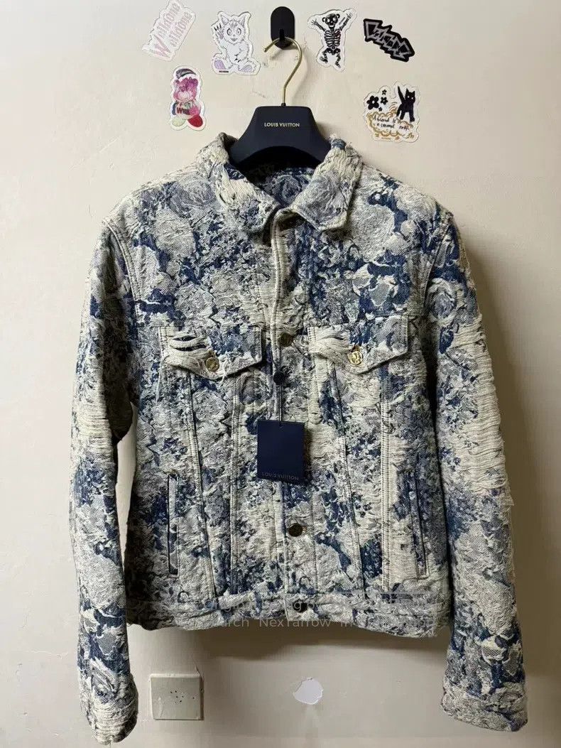 Louis Vuitton Louis Vuitton Plant and flower denim jacket Size US M / EU 48-50 / 2 - 1 Thumbnail