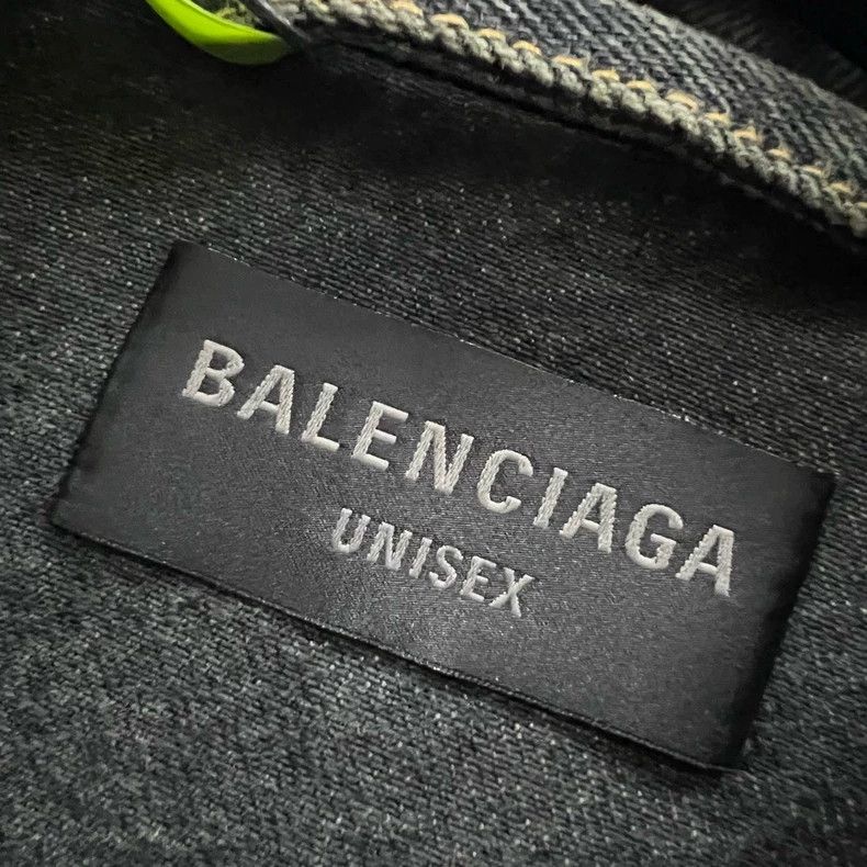Balenciaga Balenciaga New Year Washed Graffiti logo Unicorn Arm Denim Size US S / EU 44-46 / 1 - 3 Thumbnail