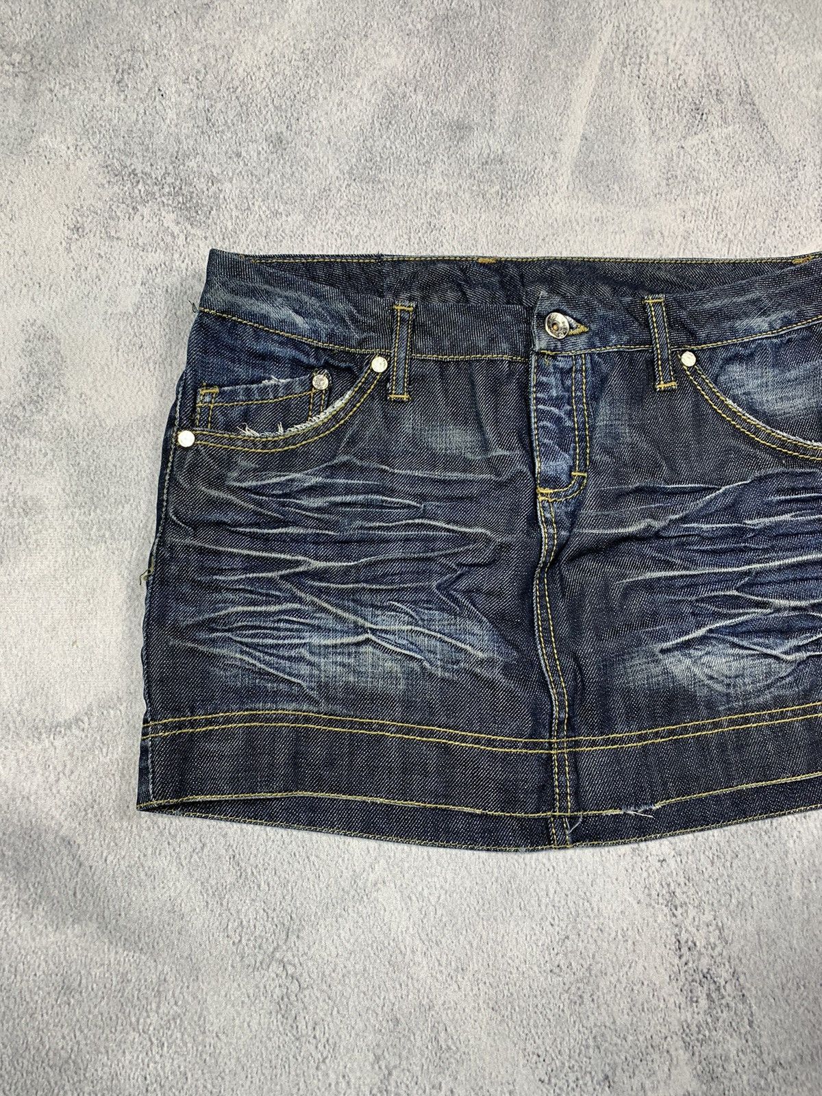 Japanese Brand × Vintage Vintage Y2K denim mini skirt streetwear style size 30 Size 30" / US 8 / IT 44 - 2 Thumbnail