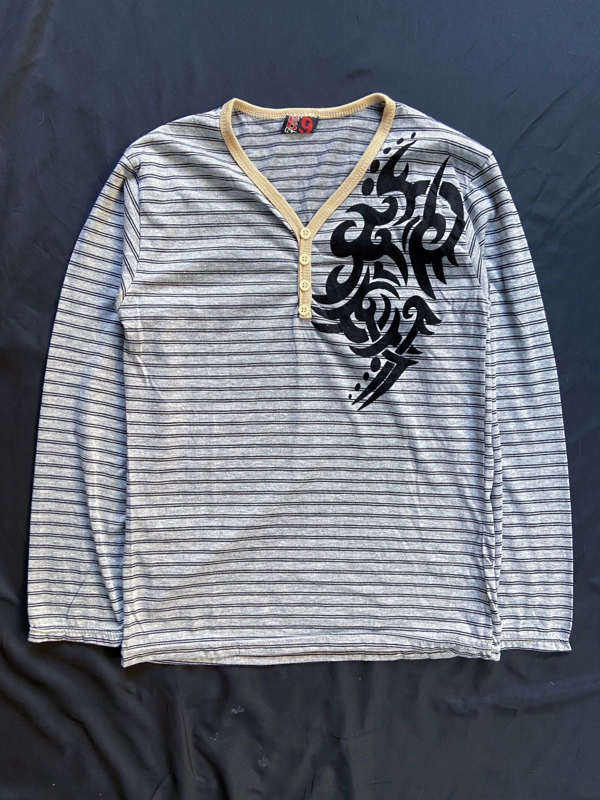 If Six Was Nine RED NINE STRIPED TATTOO DESIGN LONG SLEEVE Size US S / EU 44-46 / 1 - 1 Thumbnail