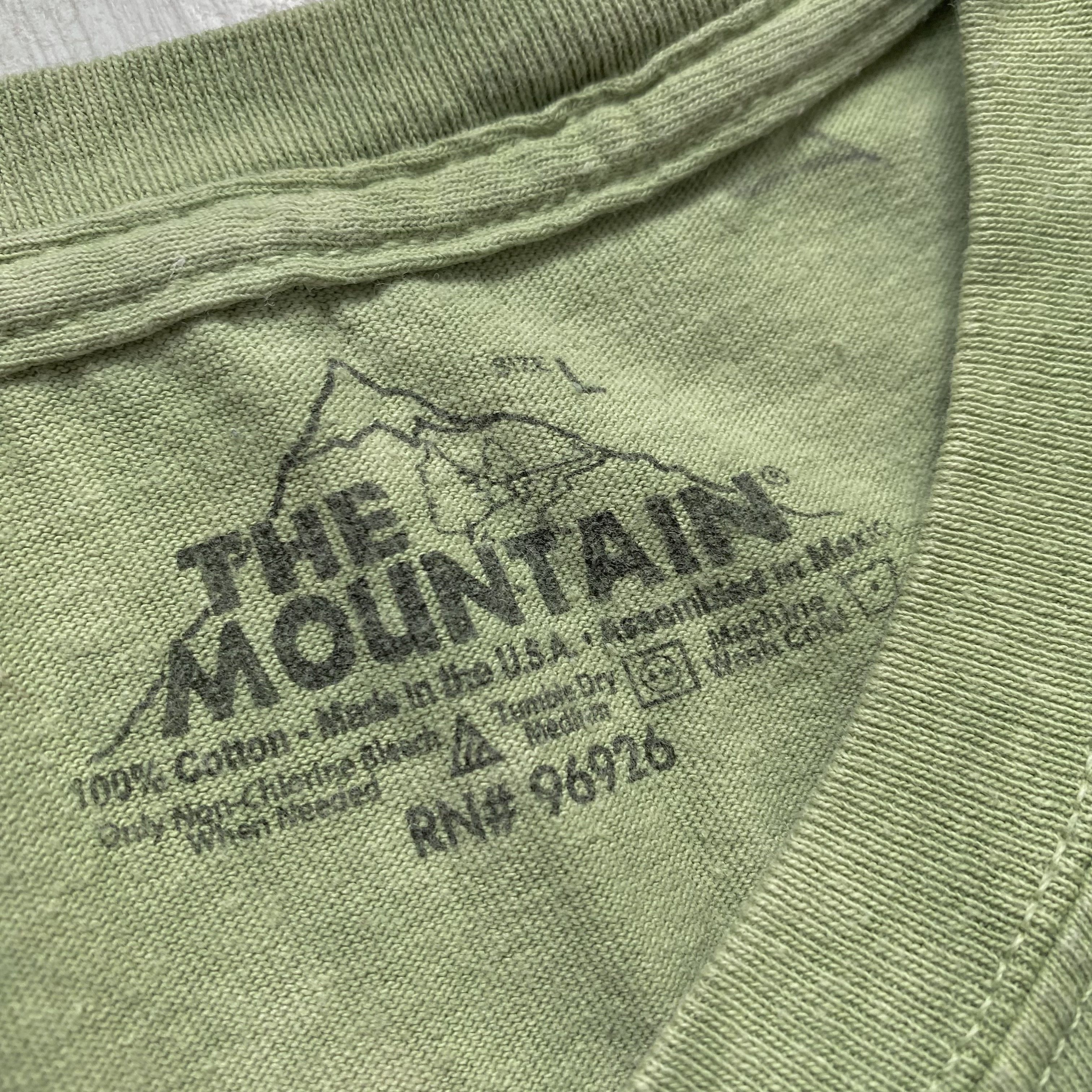 The Mountain 🦊 Vintage Mountain USA Animal FOX Logo tee Wolf Wolves Size US M / EU 48-50 / 2 - 7 Thumbnail