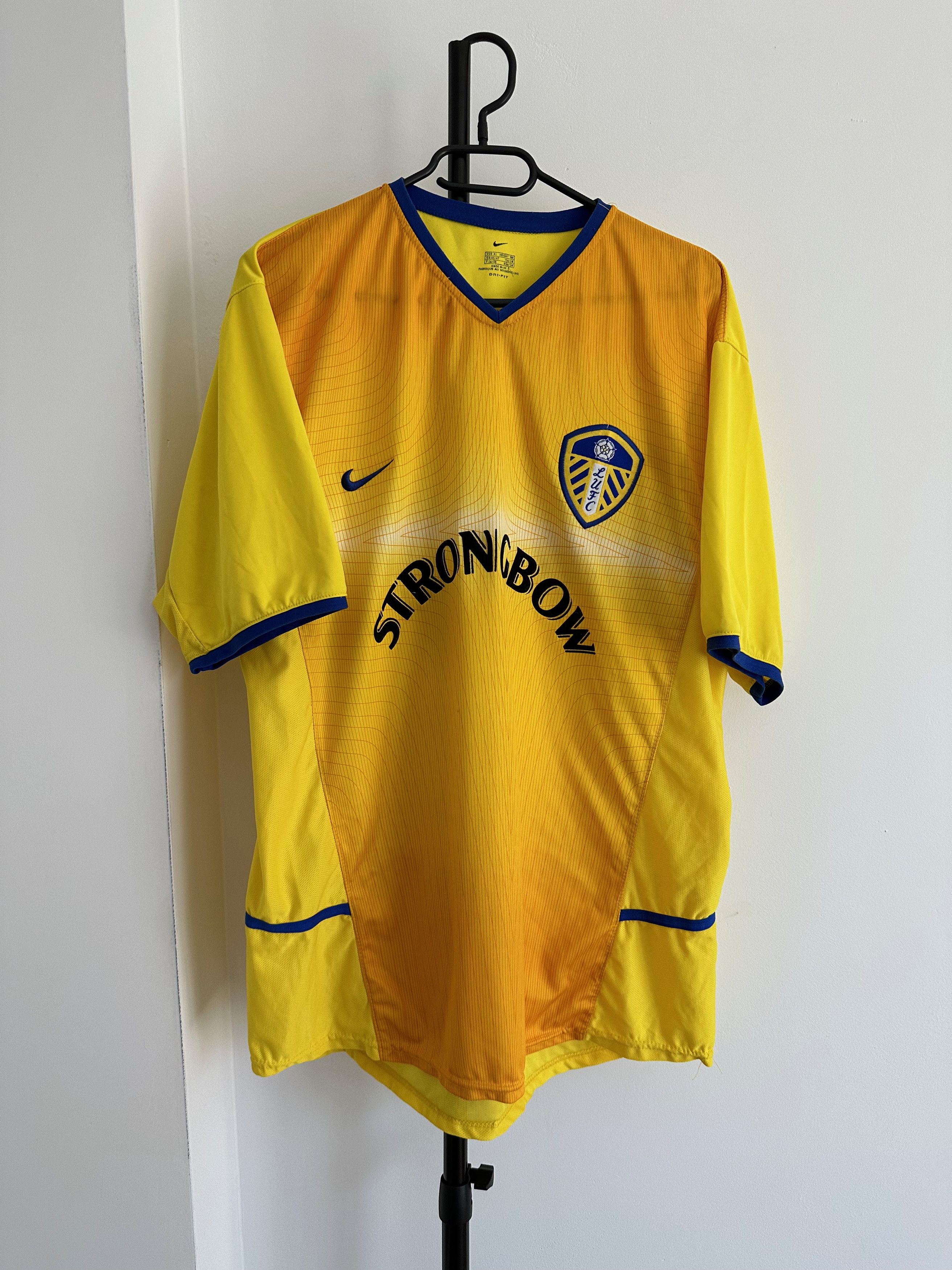 Nike 2002 Replica Leeds Away Soccer Jersey Football shirt Size US XL / EU 56 / 4 - 1 Thumbnail