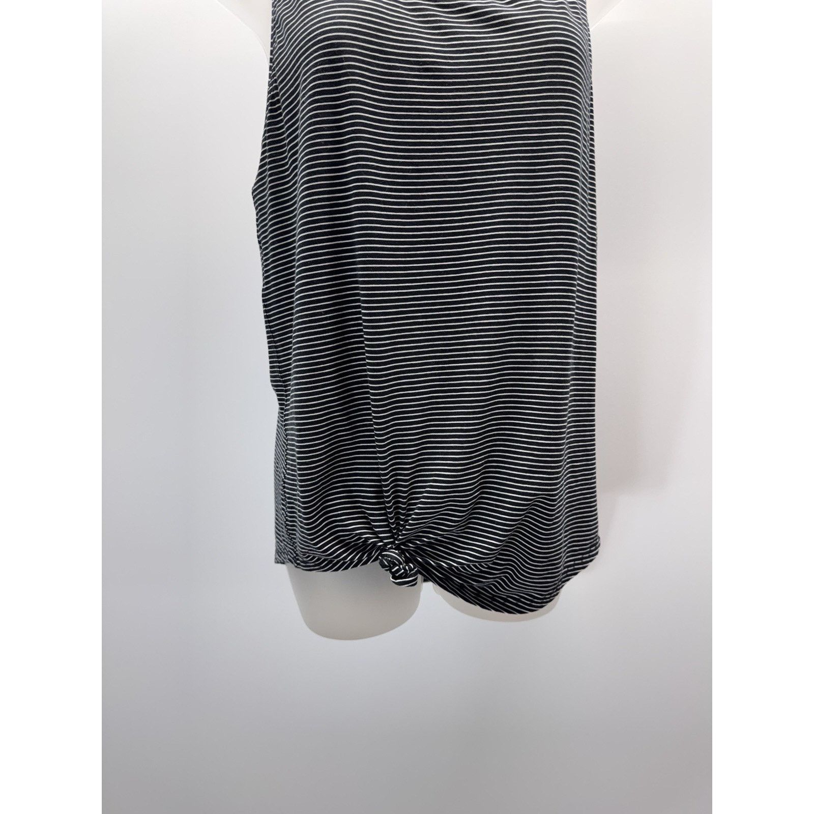 Lululemon LULULEMON Think Fast Tank Top Women Black White Striped Sz 8 Size M / US 6-8 / IT 42-44 - 2 Thumbnail