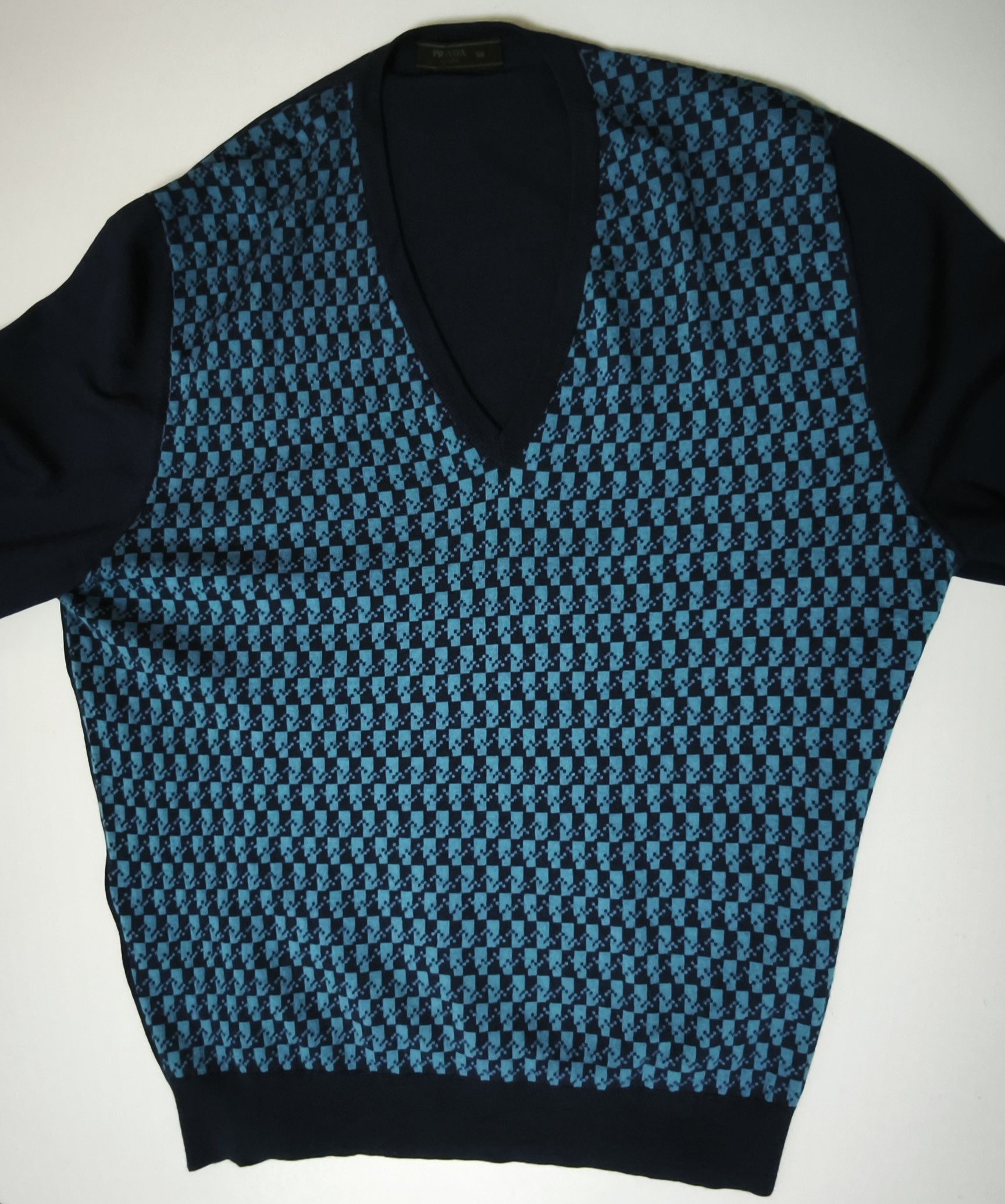 Prada Fall 2017 - Virgin wool sweater - blue chevron print Size US M / EU 48-50 / 2 - 13 Thumbnail