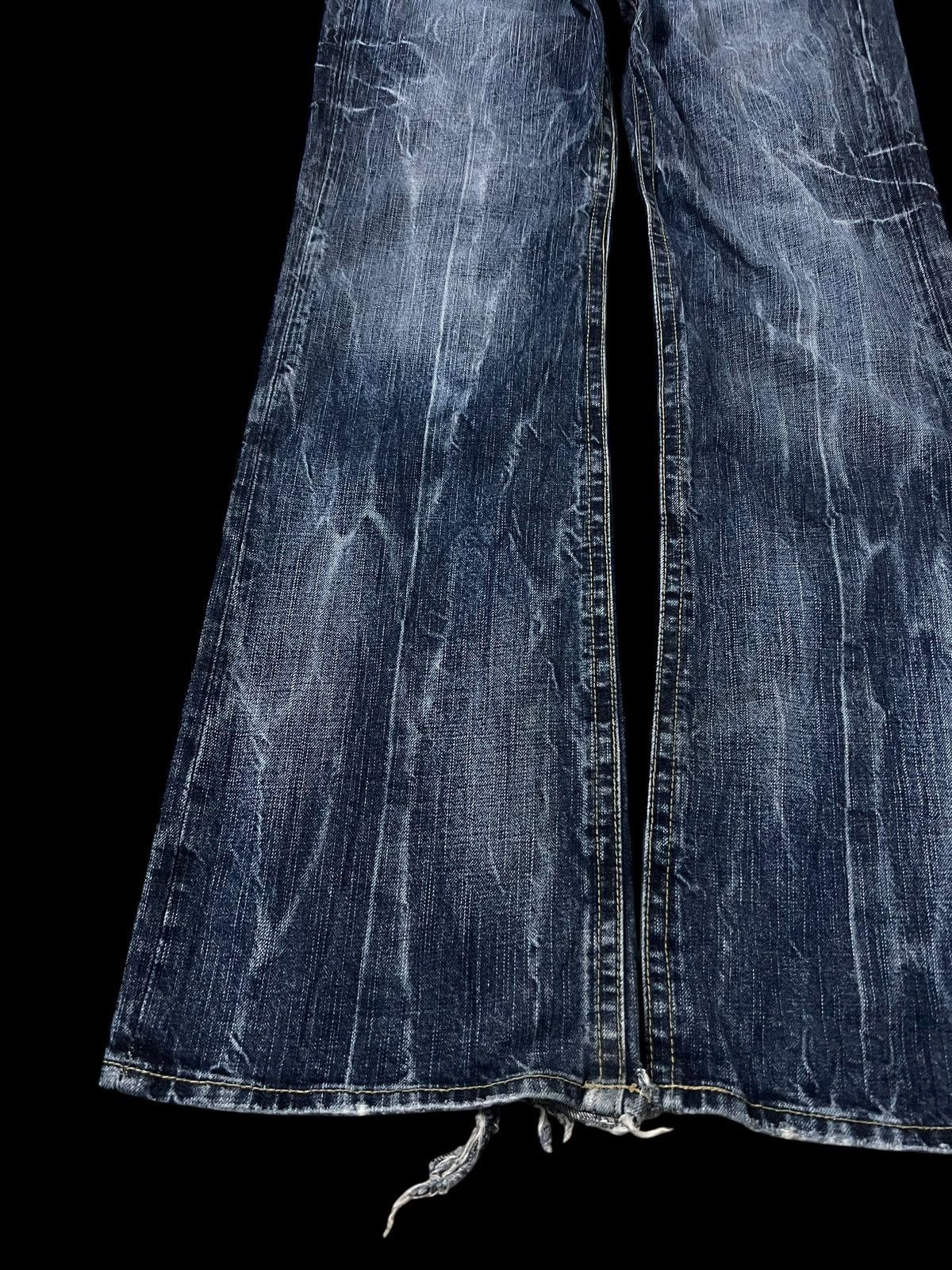 💥FLARE💥VINTAGE 90’s STYLE JAPANESE BRAND DISTRESS JEANS