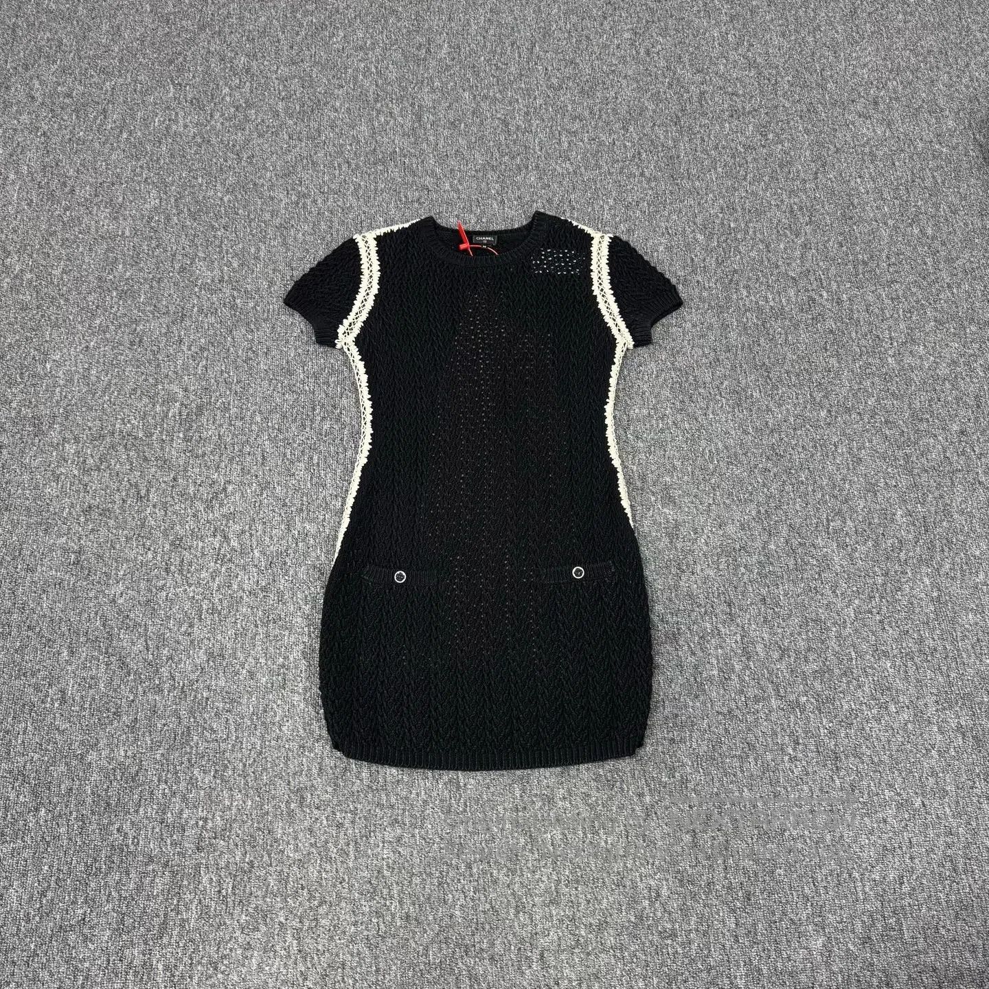 Chanel Chanel Black and white color combination A tailored knitte Size M / US 6-8 / IT 42-44 - 2 Thumbnail