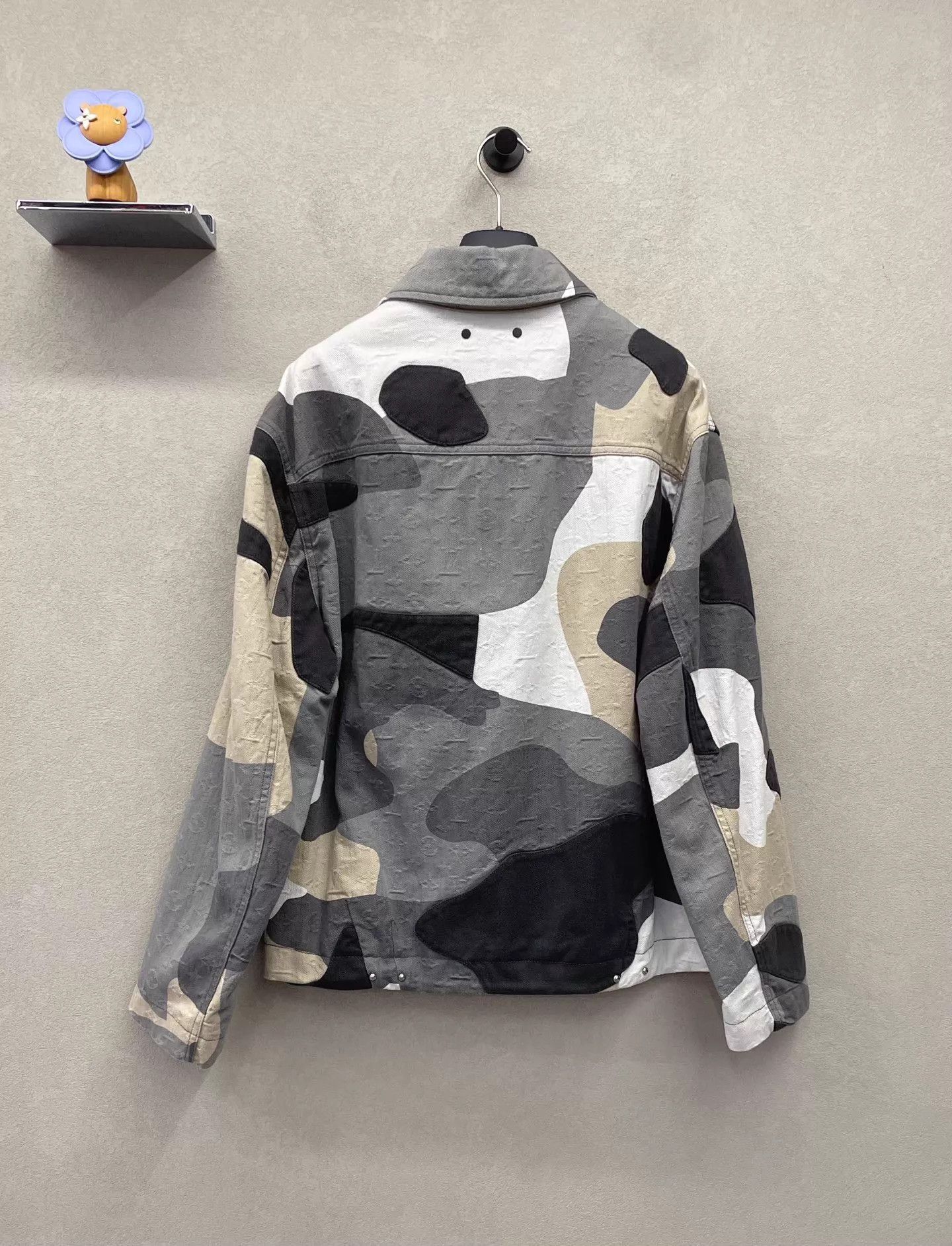 Louis Vuitton LV Geometric Portrait Collage Camo Denim Jacket Size US S / EU 44-46 / 1 - 2 Thumbnail