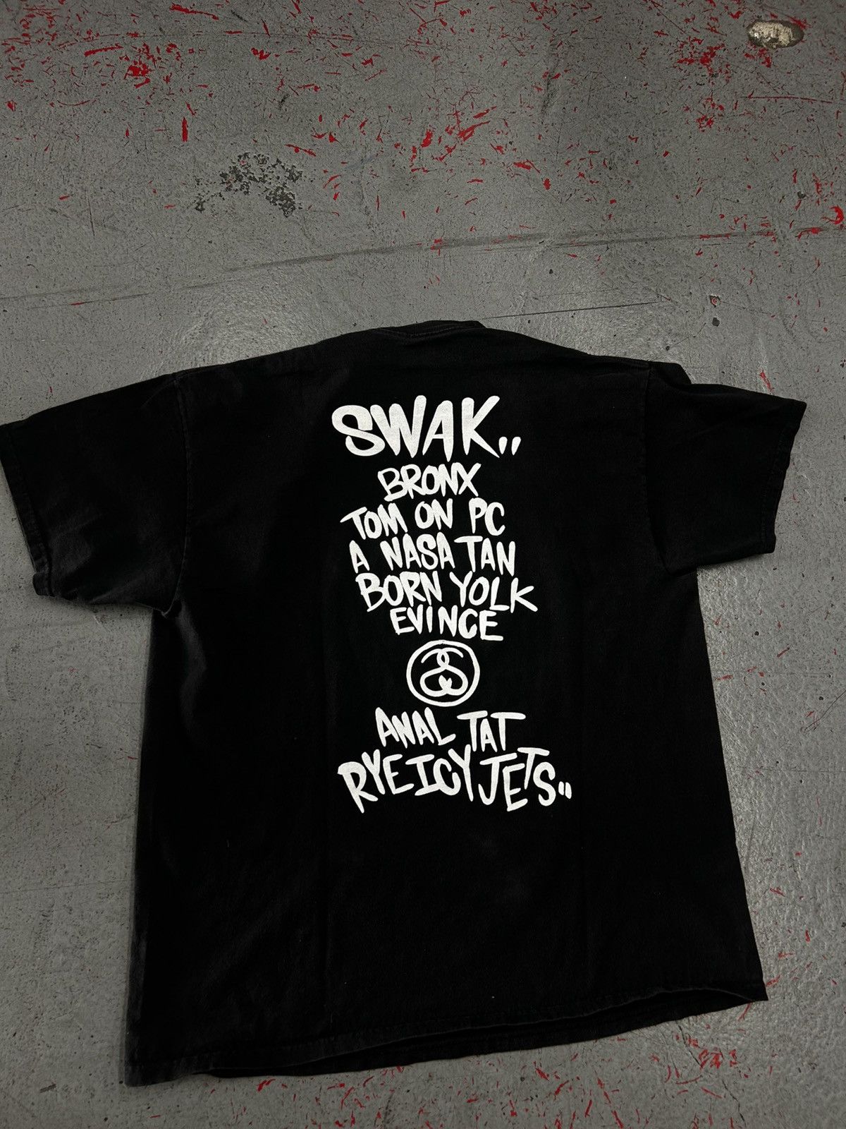 Stussy Stussy Kaws World Tour Graffiti shirt Size XL Size US XL / EU 56 / 4 - 5 Thumbnail
