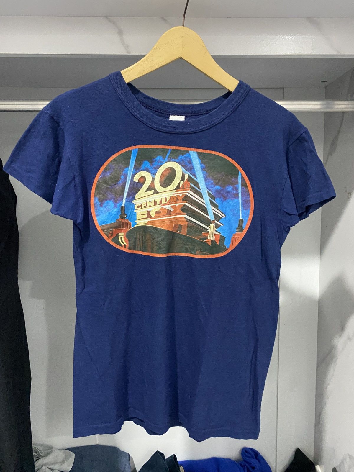 Vintage Vintage1977 20th Century Fox Tshirt Rare Movie AA0124 Size US S / EU 44-46 / 1 - 1 Thumbnail