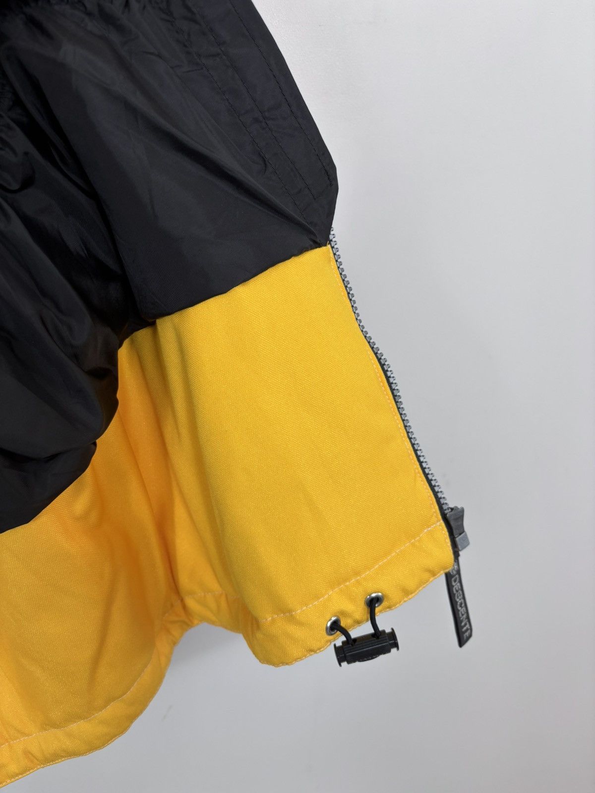 Descente Descente Swiss Suisse Ski Team Men’s Insulated Ski Jacket Size US M / EU 48-50 / 2 - 17 Thumbnail