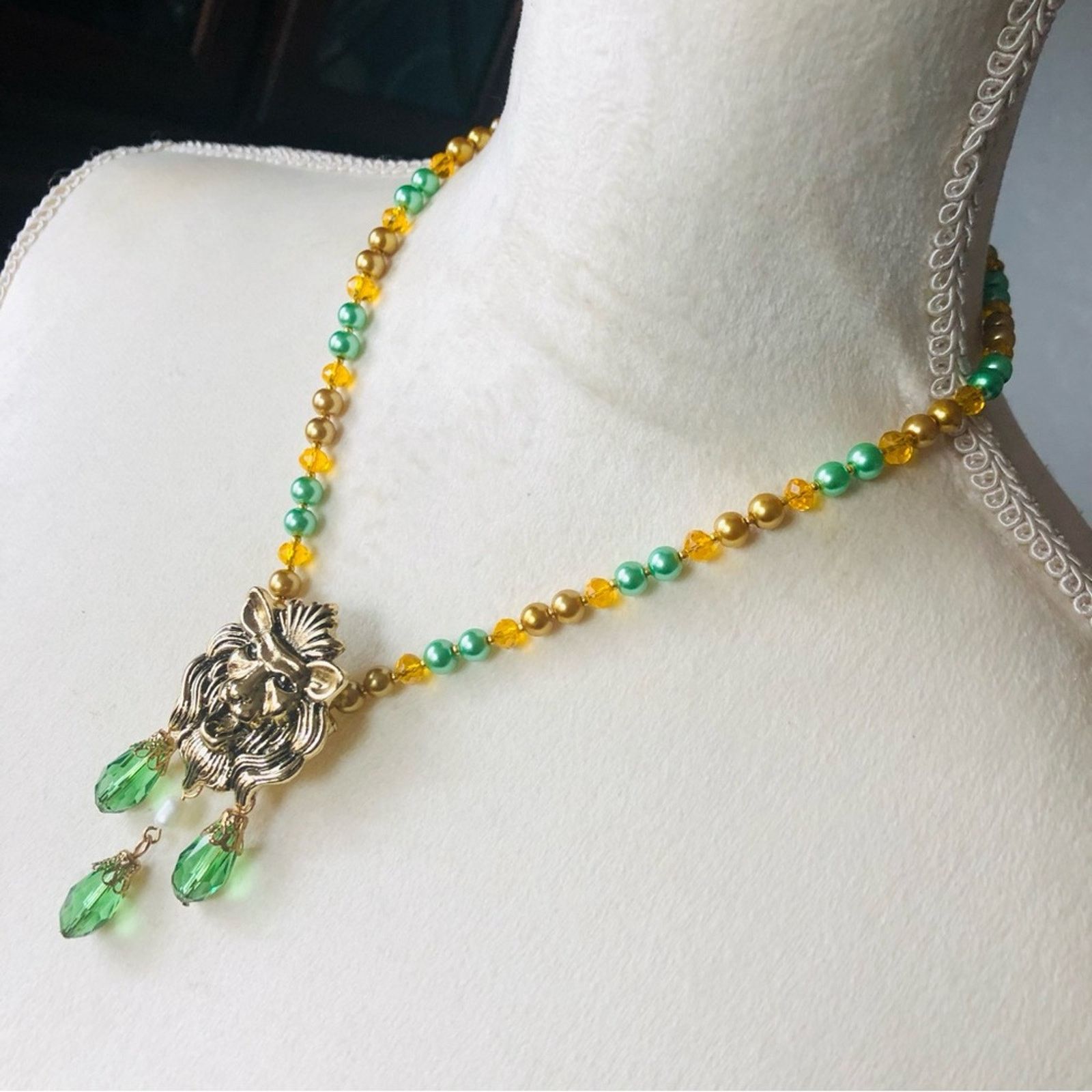 Handmade Handcrafted repurpose growling lion crystal Pearl necklace Size ONE SIZE - 5 Thumbnail