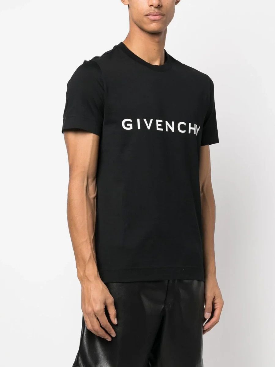 Givenchy o1mris0824 Oversized T-Shirt in Black Size US M / EU 48-50 / 2 - 6 Thumbnail