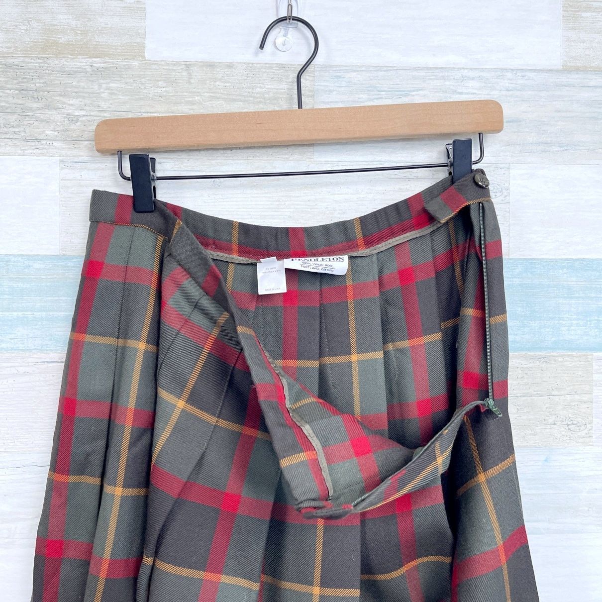 Pendleton Pendleton Vintage Wool Pleated Maxi Skirt Green Plaid USA 12 Size 34" / US 12 / IT 48 - 7 Thumbnail