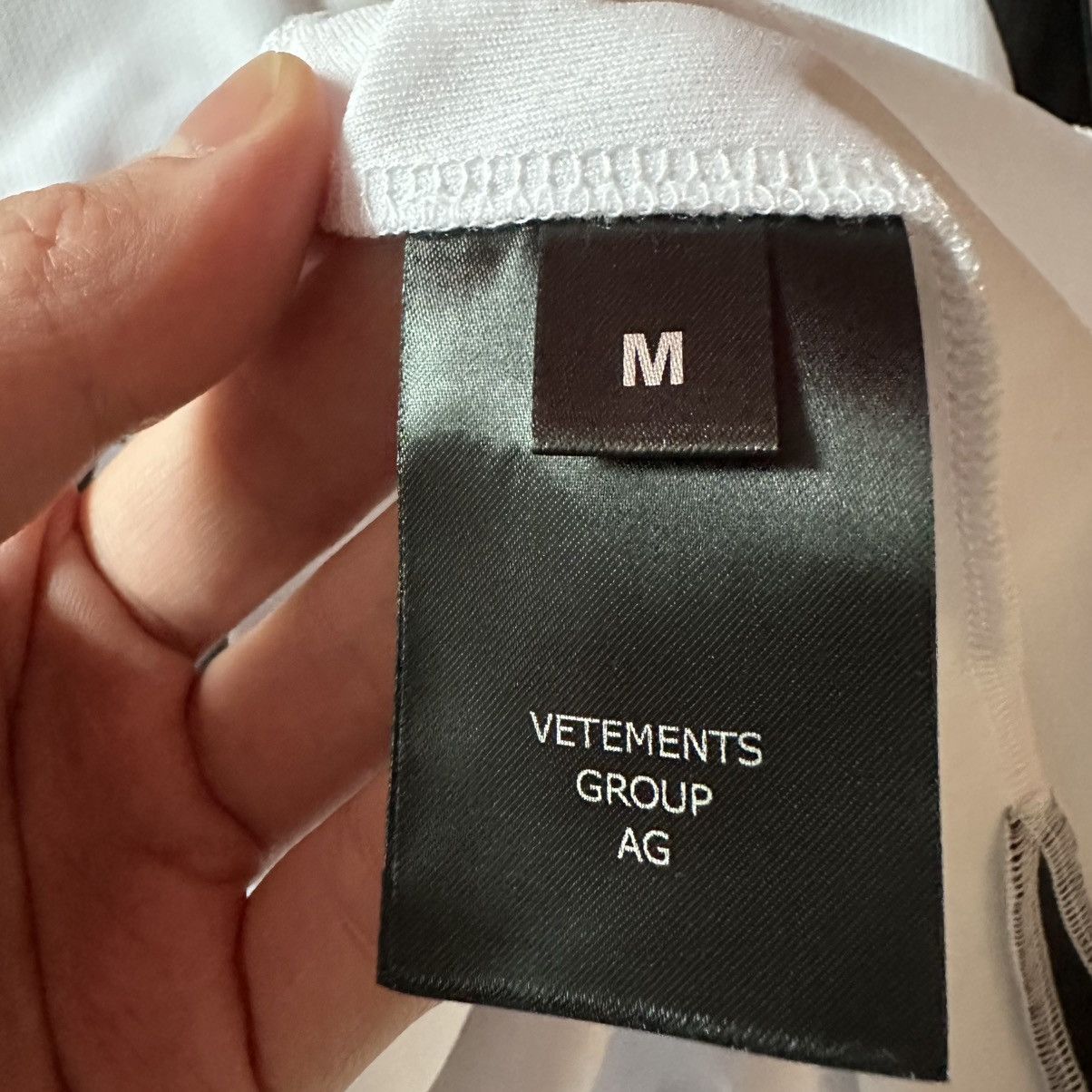 Vetements Vetements Trademark Footbal Jersey T-Shirt Size US M / EU 48-50 / 2 - 8 Thumbnail