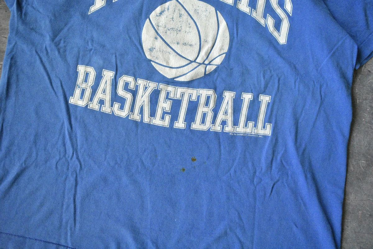 NCAA × Vintage Vintage 90s Memphis Basketball T-Shirt (XXL) Size US XXL / EU 58 / 5 - 5 Thumbnail