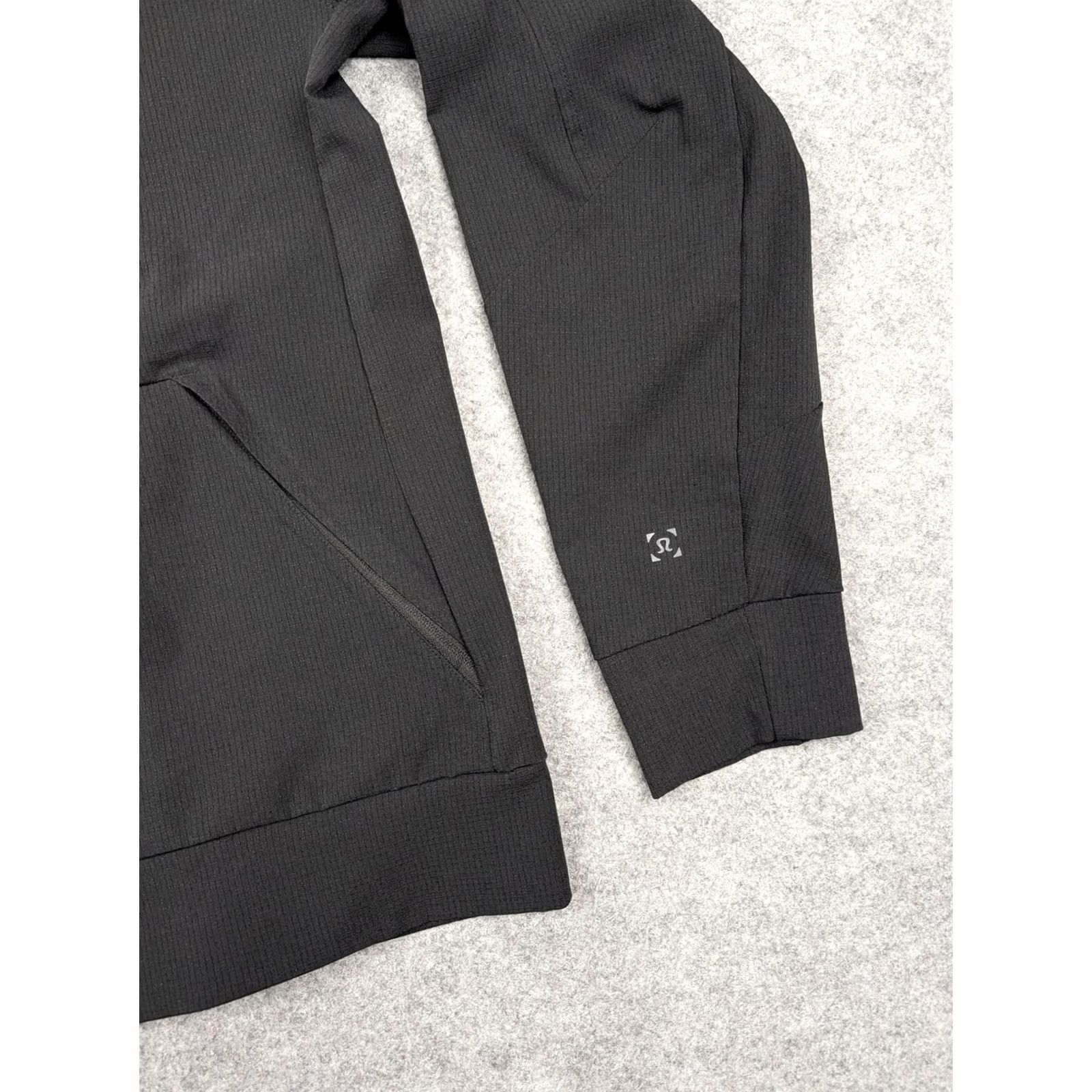Lululemon Lululemon Jacket Mens M Black Track Full Zip Stretch Pockets Running Gym Size US M / EU 48-50 / 2 - 2 Thumbnail