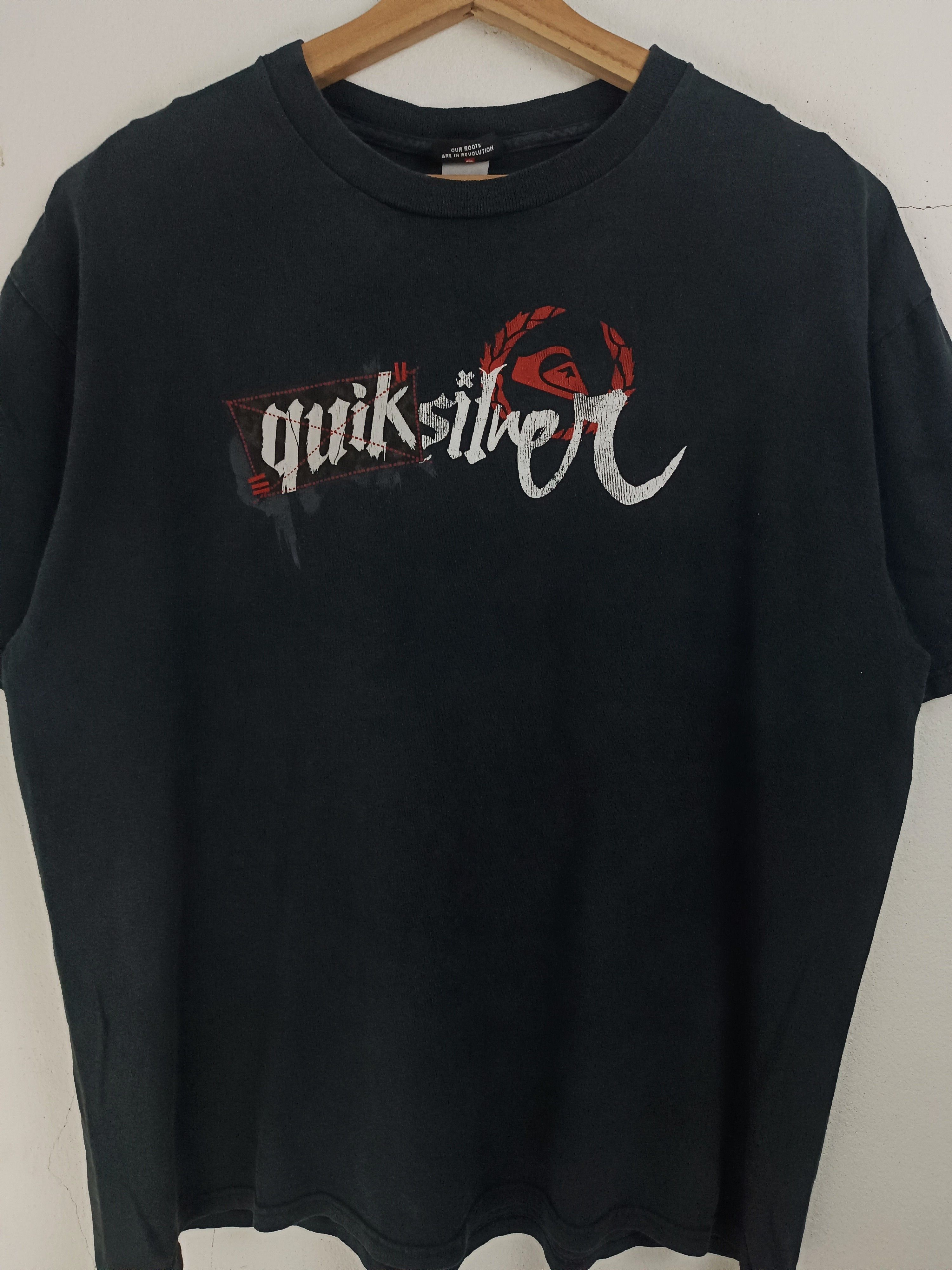 Quiksilver VINTAGE 2000s QUIKSILVER CLASSIC LOGO SURF SKATE SKI TEE Size US XL / EU 56 / 4 - 7 Thumbnail