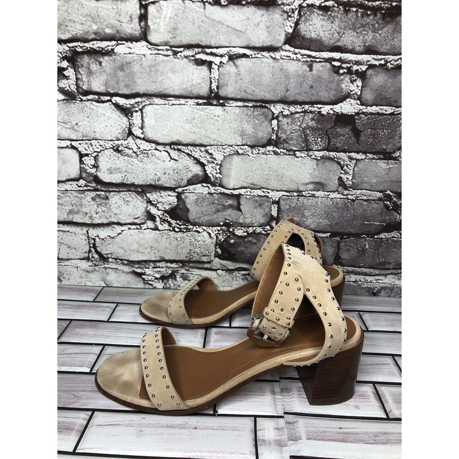Givenchy Givenchy Beige Suede Leather Elegant Heel Studded Sandals Wo Size US 7.5 / IT 37.5 - 21 Thumbnail