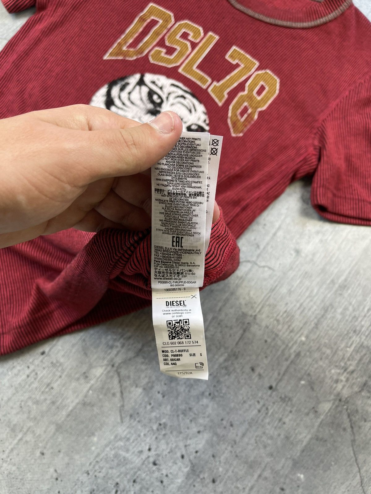 Diesel Avant Garde🧭 90S DIESEL BIG LOGO VINTAGE Y2K CRAZY T-SHIRT Size US S / EU 44-46 / 1 - 8 Thumbnail
